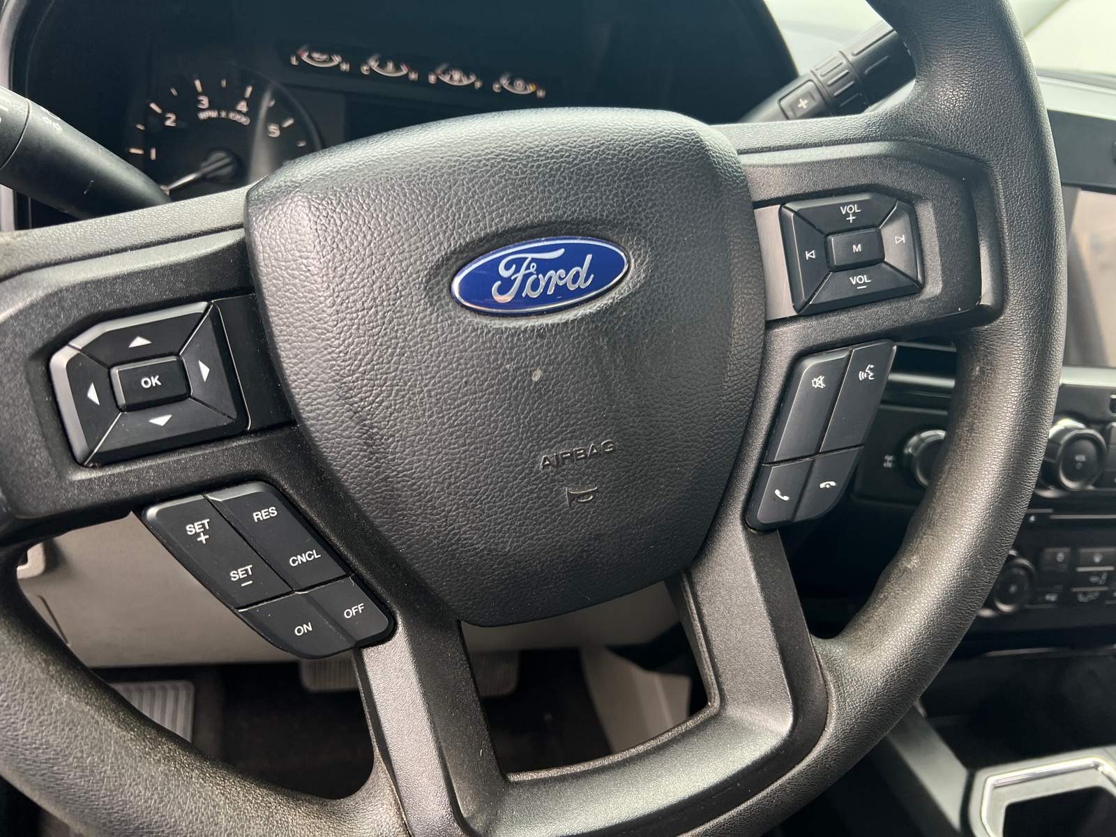 Thumbnail: 2018 Ford Econoline - 5