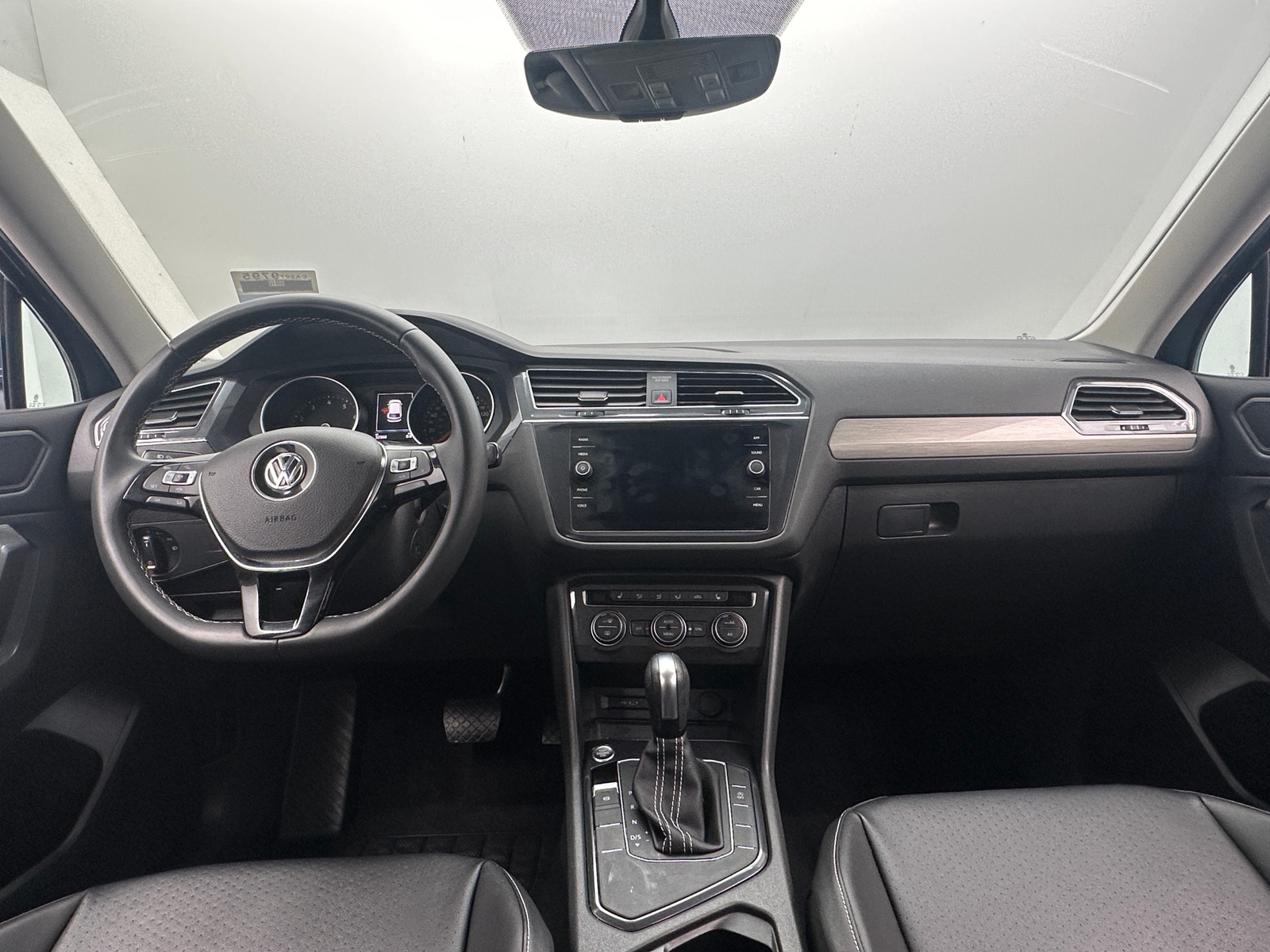 Thumbnail: 2021 Volkswagen Tiguan - 2