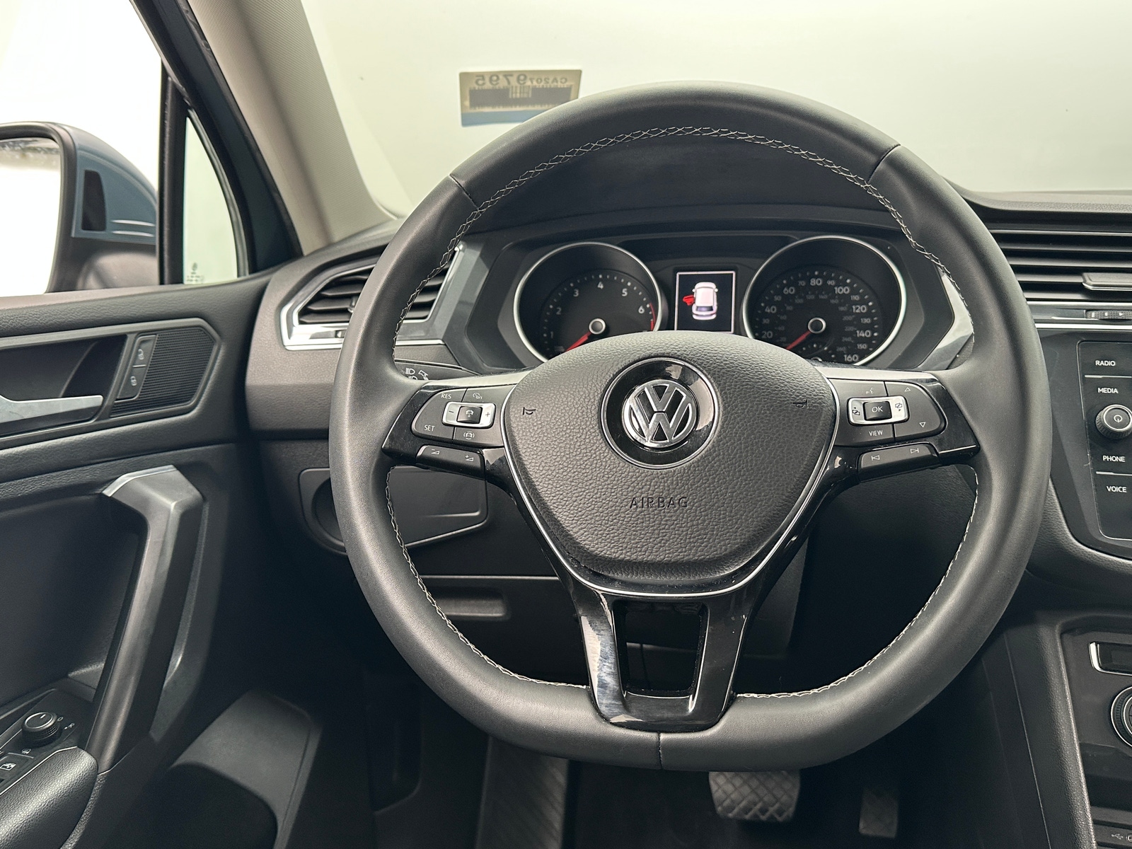 Thumbnail: 2021 Volkswagen Tiguan - 4