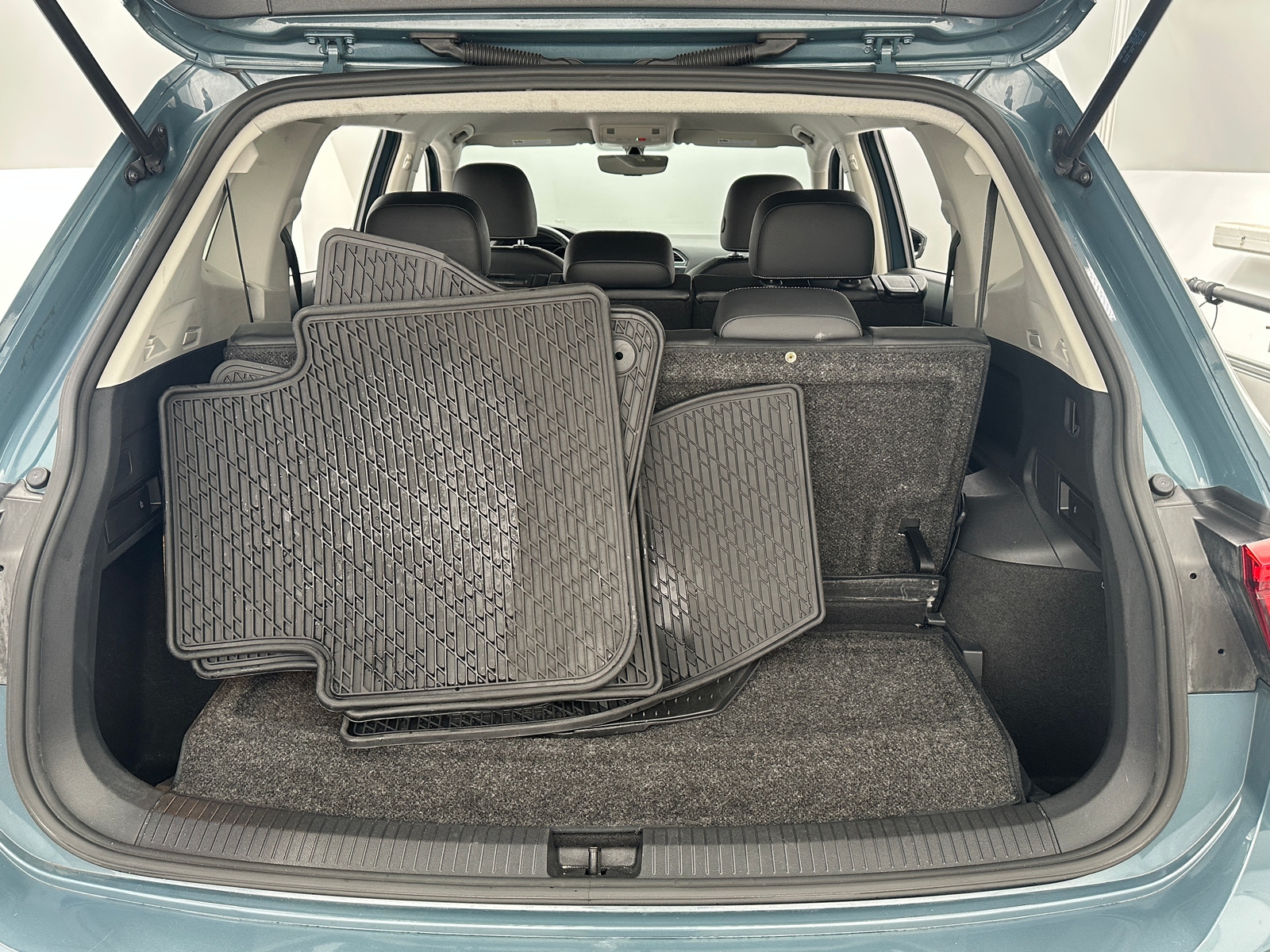 Thumbnail: 2021 Volkswagen Tiguan - 6