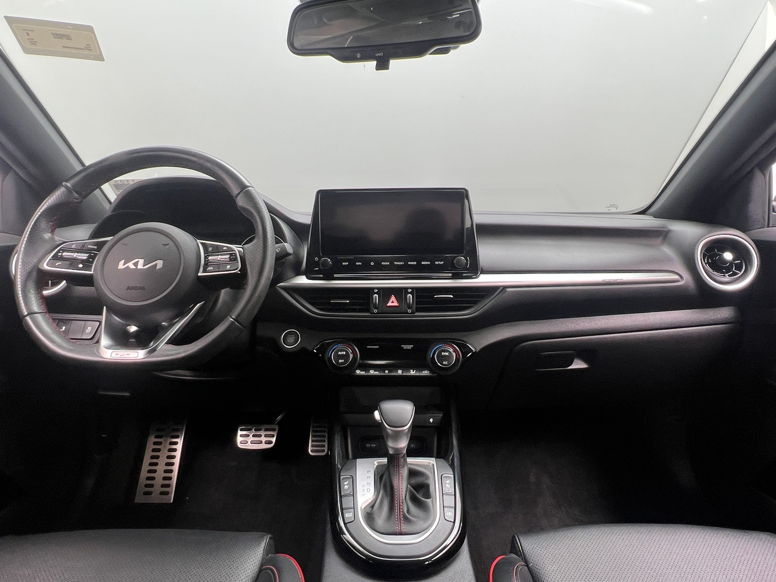 Thumbnail: 2022 Kia Forte - 3