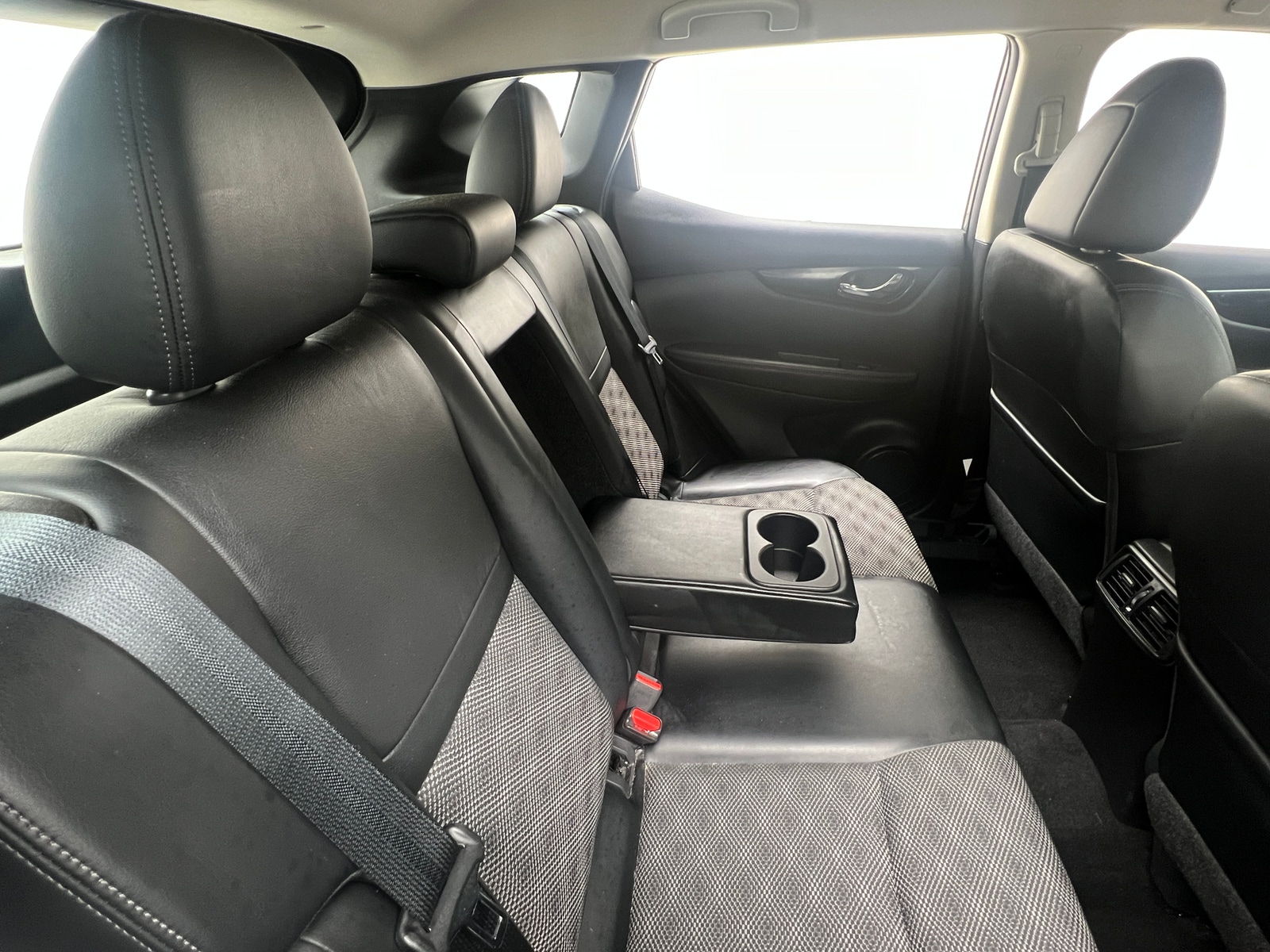 Thumbnail: 2022 Nissan Rogue Sport - 6