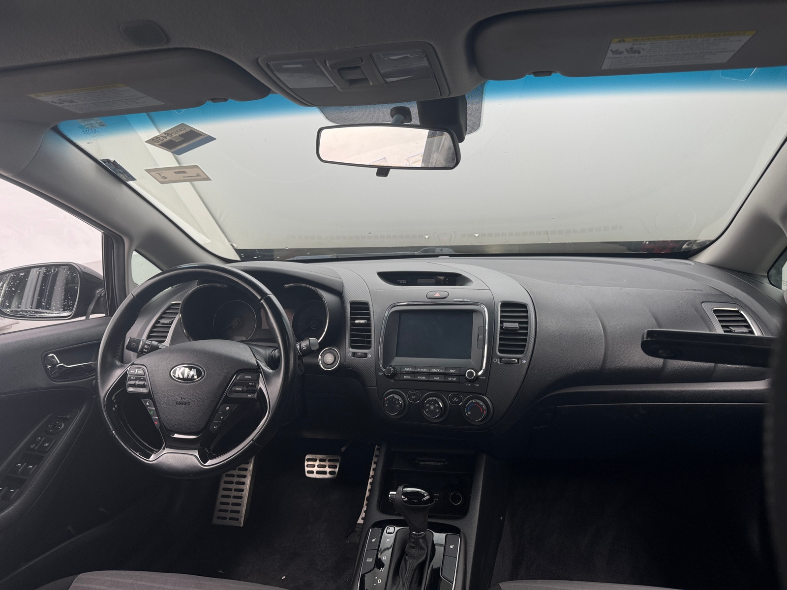 Thumbnail: 2017 Kia Forte - 3