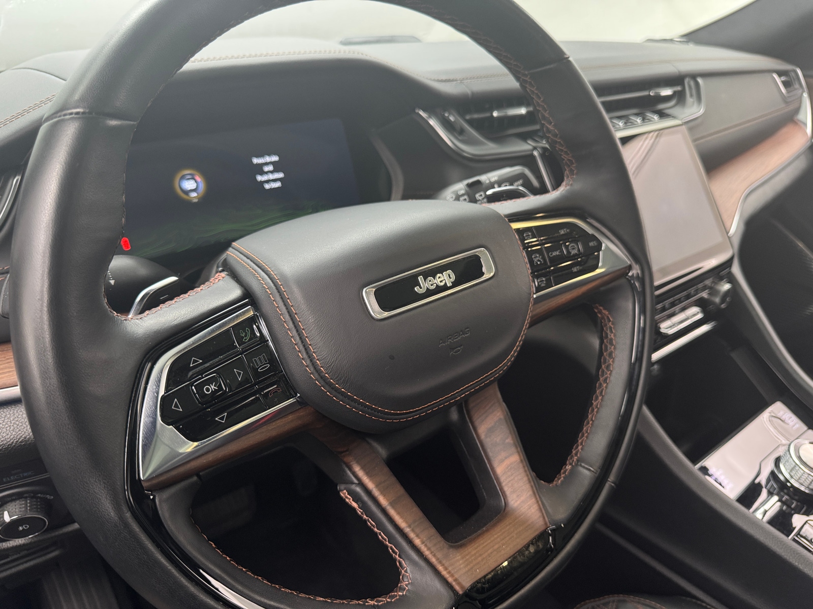 Thumbnail: 2022 Jeep Grand Cherokee - 4