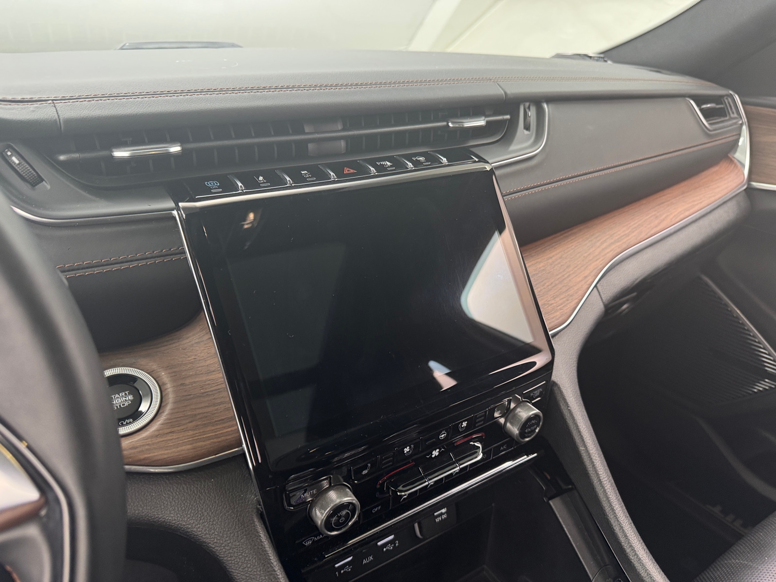 Thumbnail: 2022 Jeep Grand Cherokee - 3