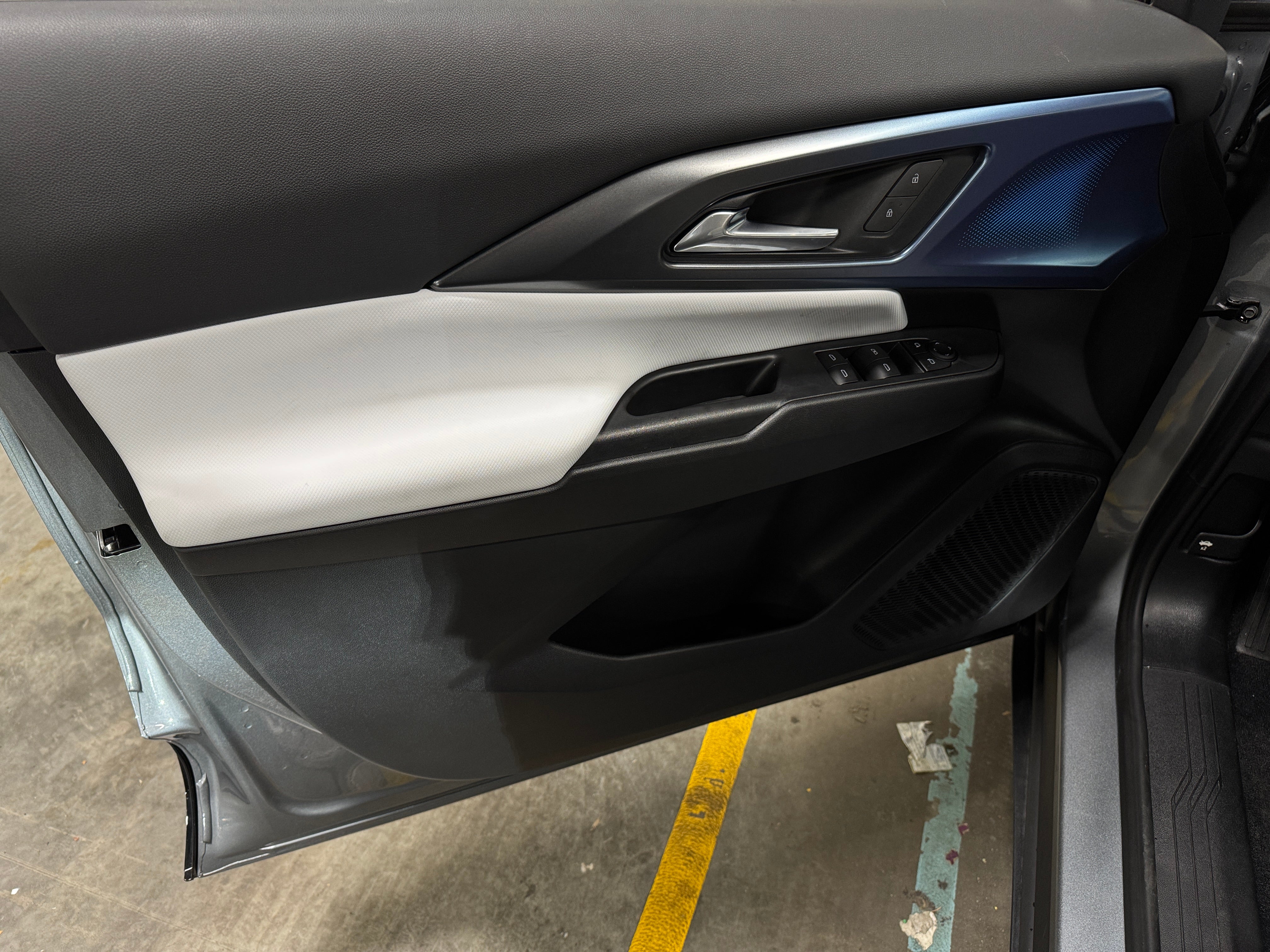 Used 2025 Chevrolet Equinox EV LT with VIN 3GN7DNRR3SS224058 for sale in Oak Creek, WI