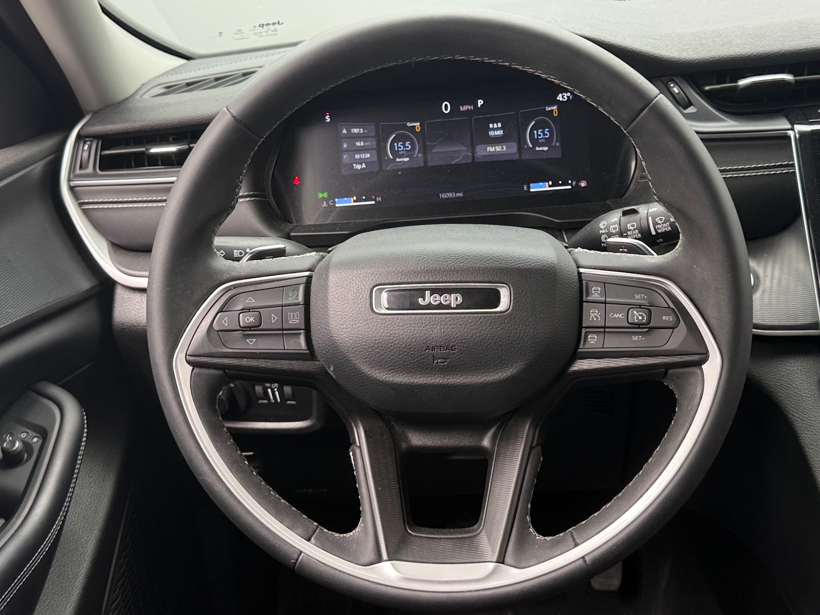 Thumbnail: 2023 Jeep Grand Cherokee - 5