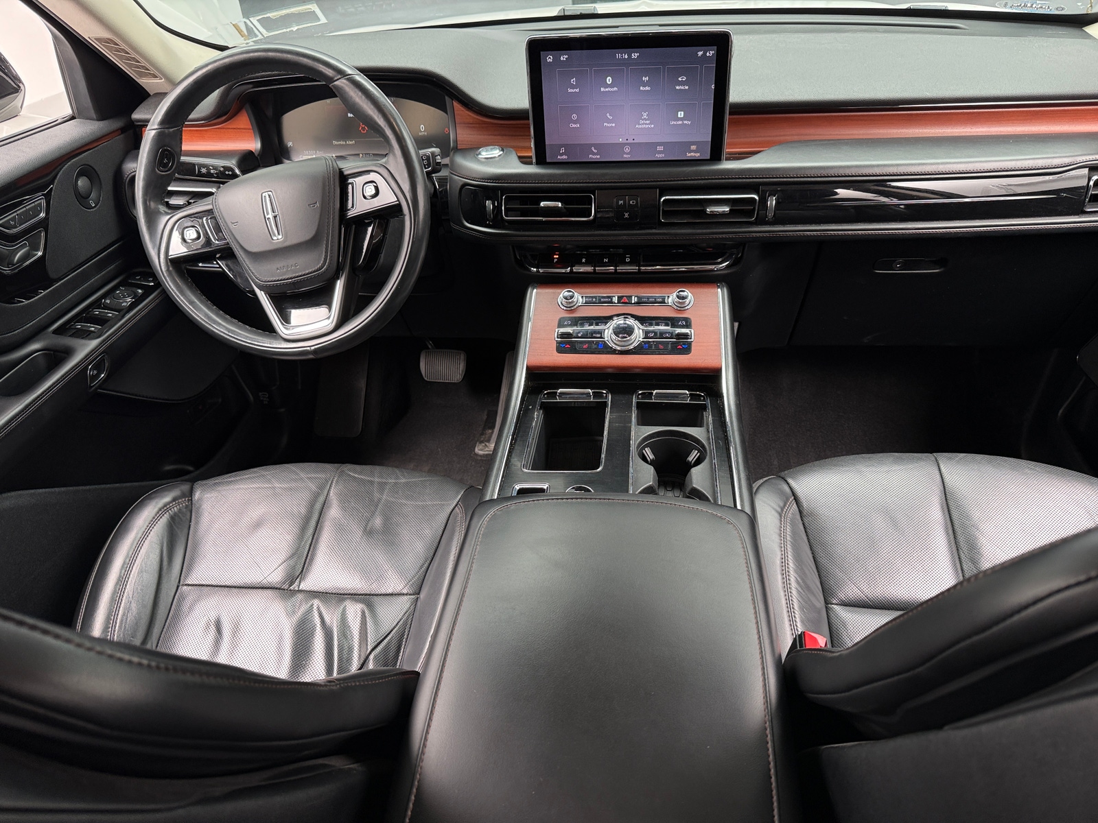 Thumbnail: 2020 Lincoln Aviator - 2