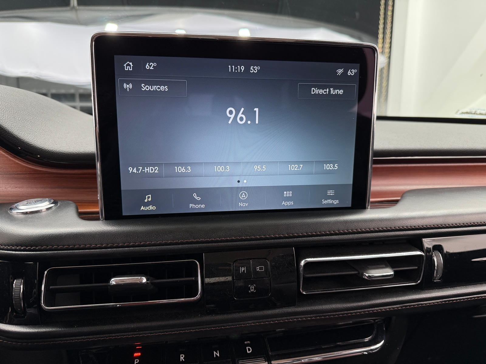 Thumbnail: 2020 Lincoln Aviator - 3