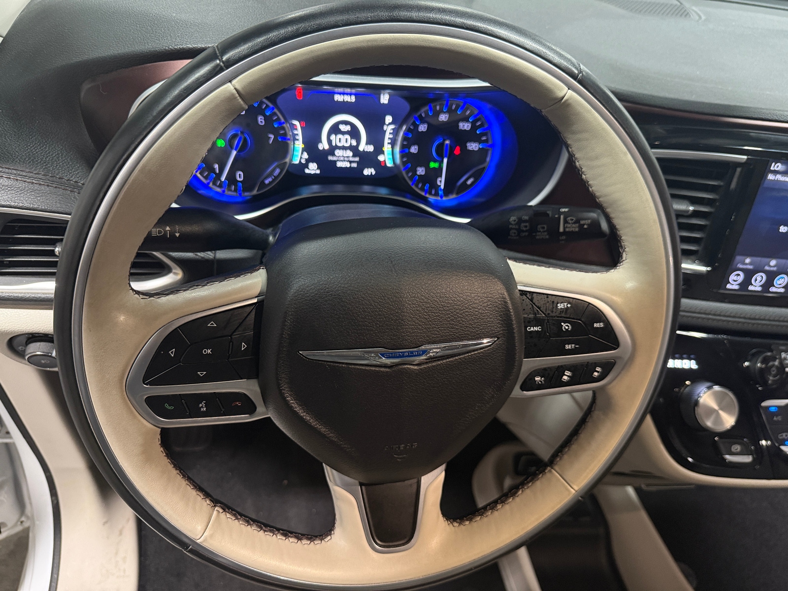 Thumbnail: 2018 Chrysler Pacifica - 5