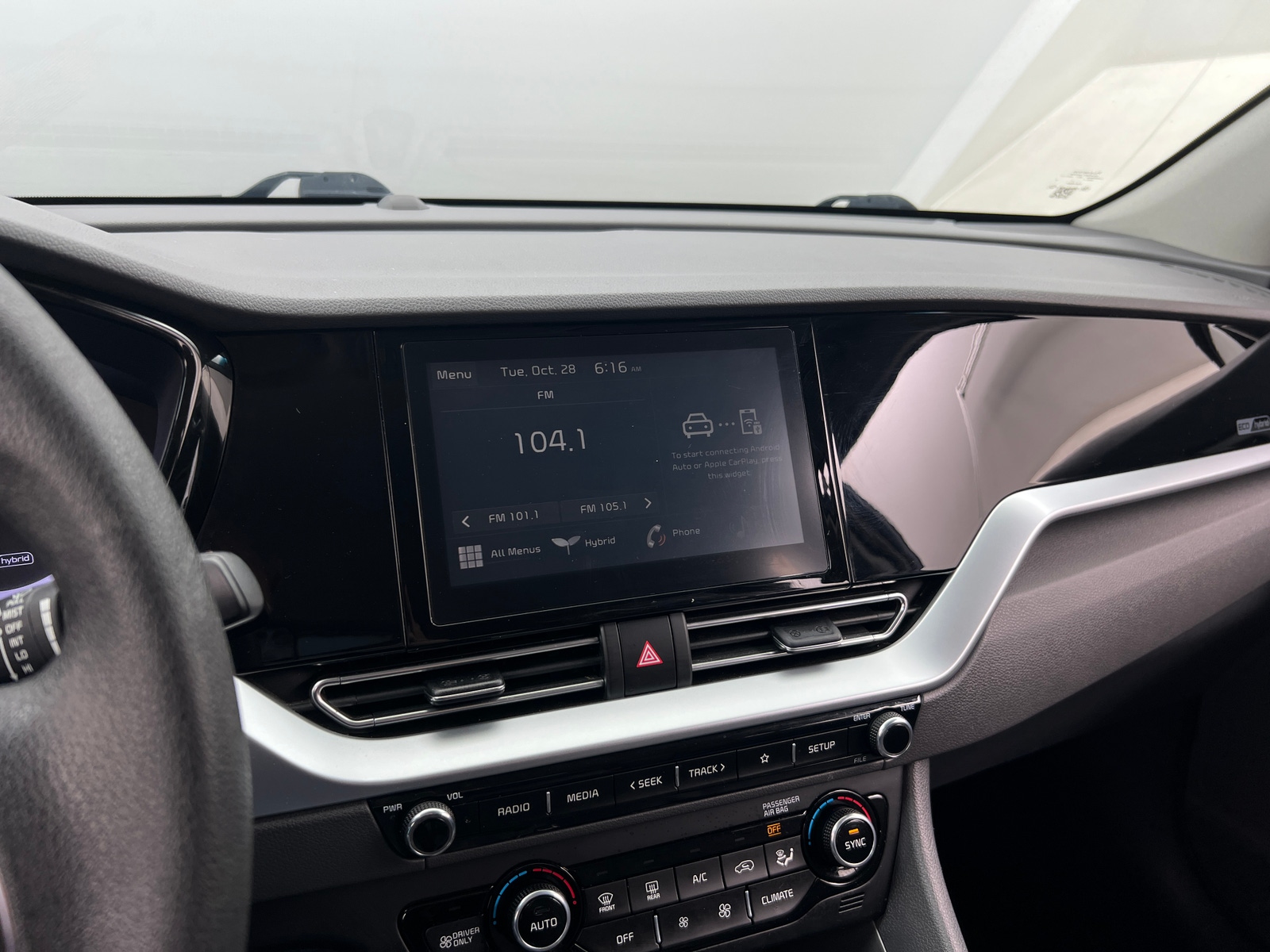 Thumbnail: 2021 Kia Niro - 4