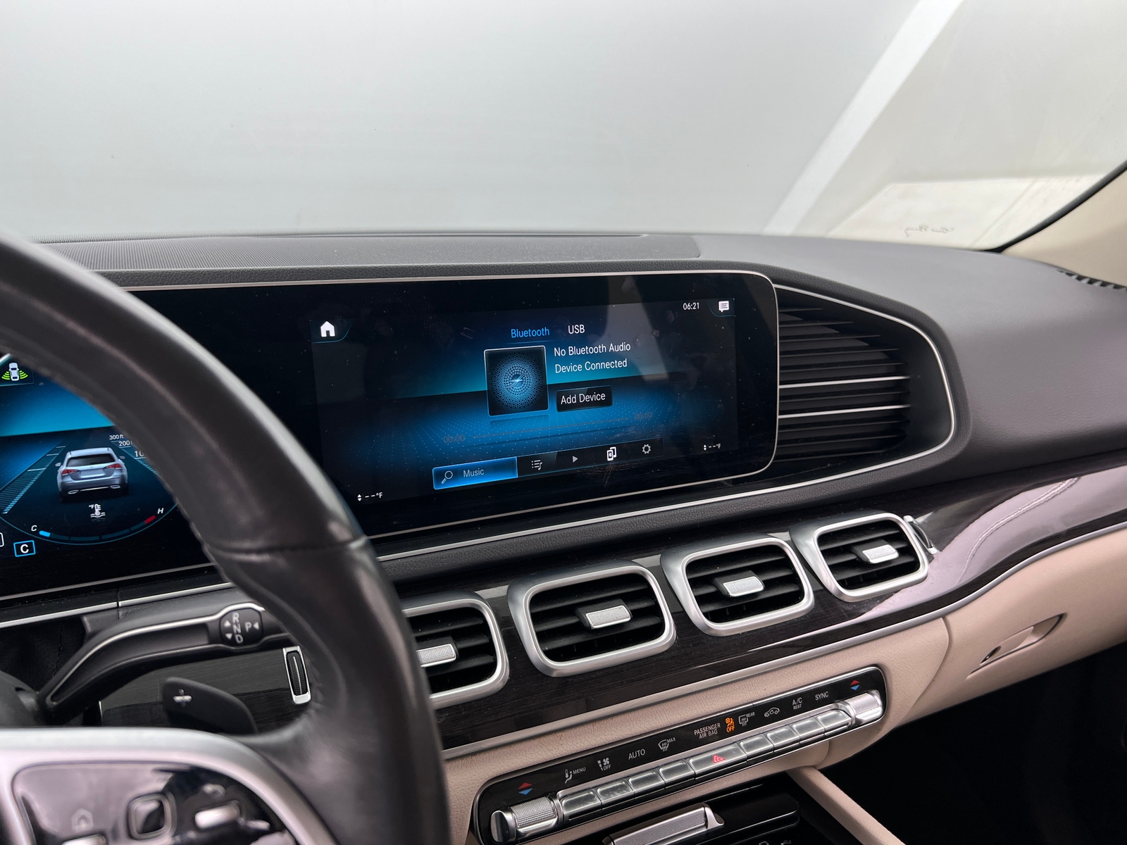 Thumbnail: 2020 Mercedes-Benz GLE - 3