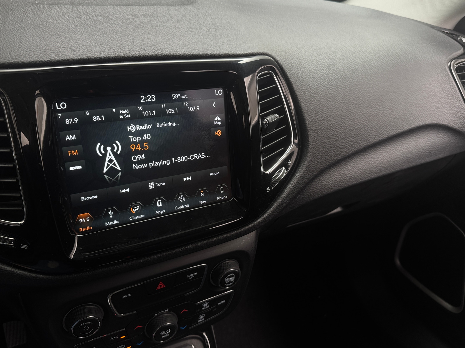 Thumbnail: 2019 Jeep Compass - 3