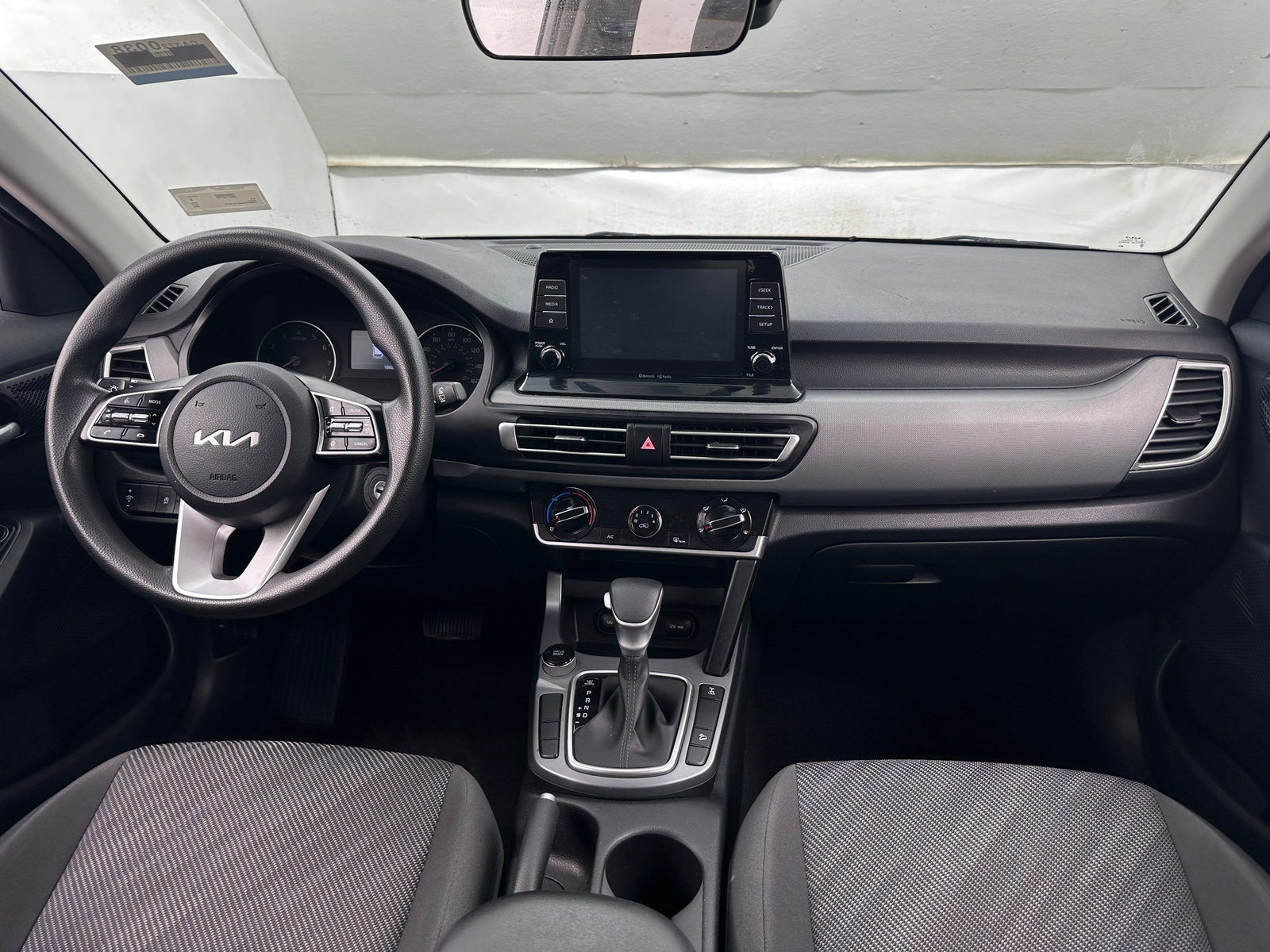 Thumbnail: 2023 Kia Seltos - 3