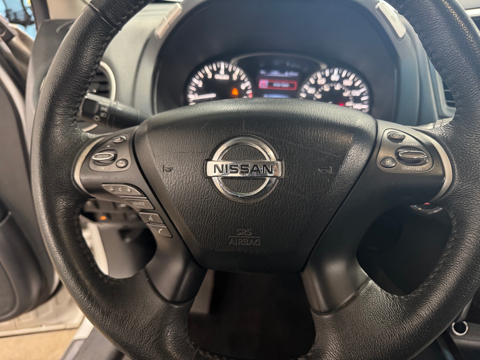 Thumbnail: 2015 Nissan Pathfinder - 4