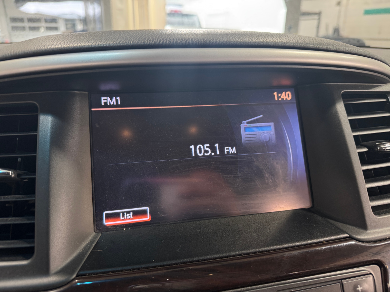 Thumbnail: 2015 Nissan Pathfinder - 3