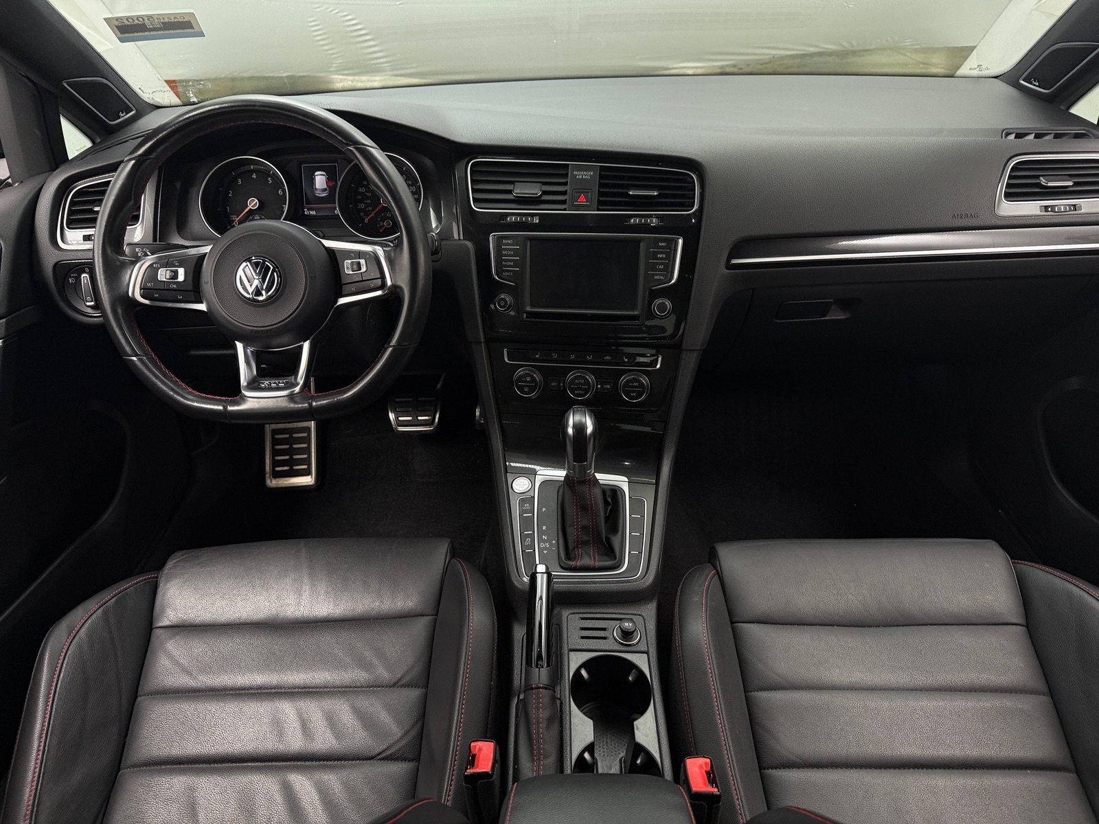 Thumbnail: 2017 Volkswagen Golf - 3