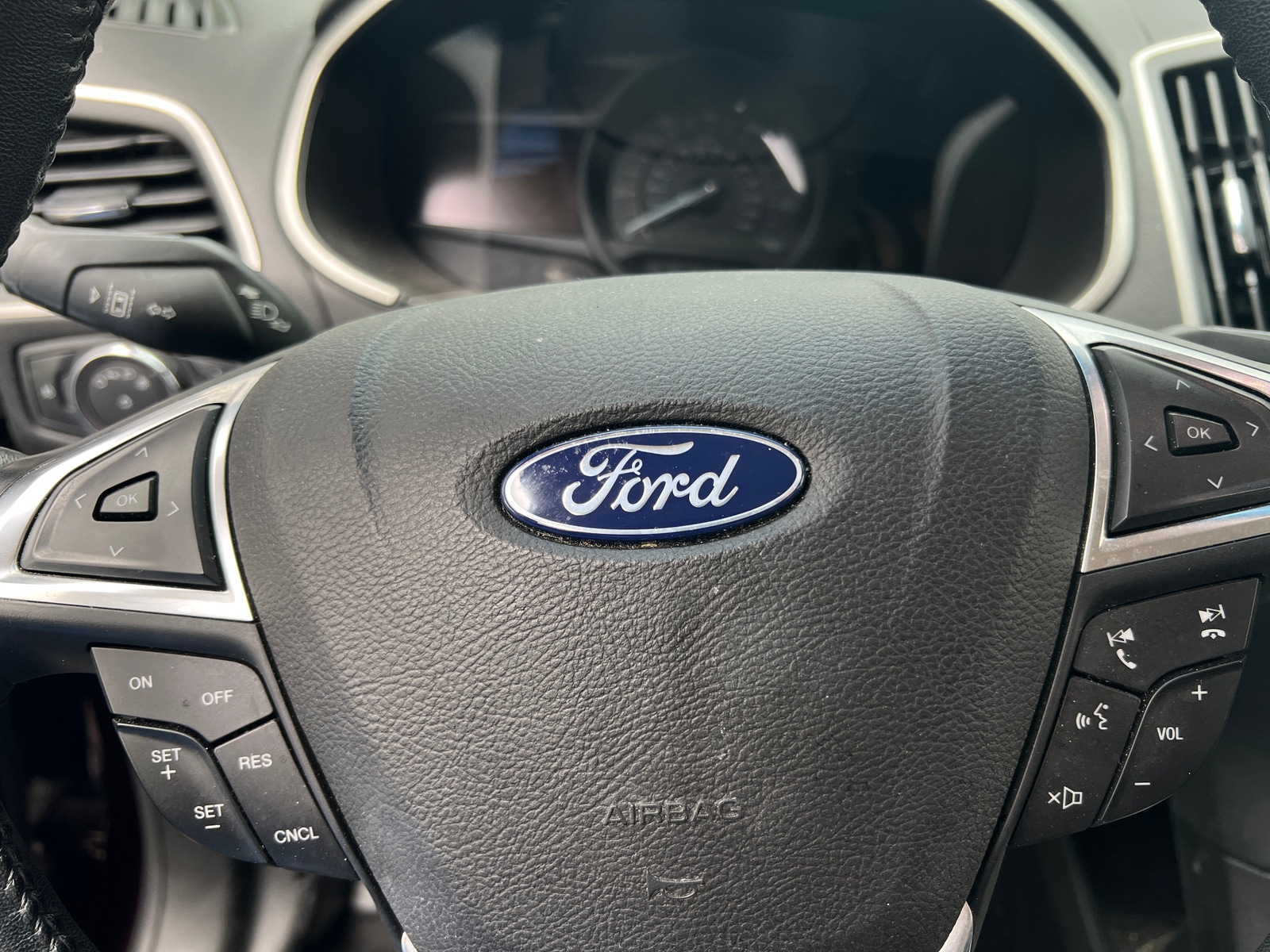 Thumbnail: 2020 Ford Edge - 4