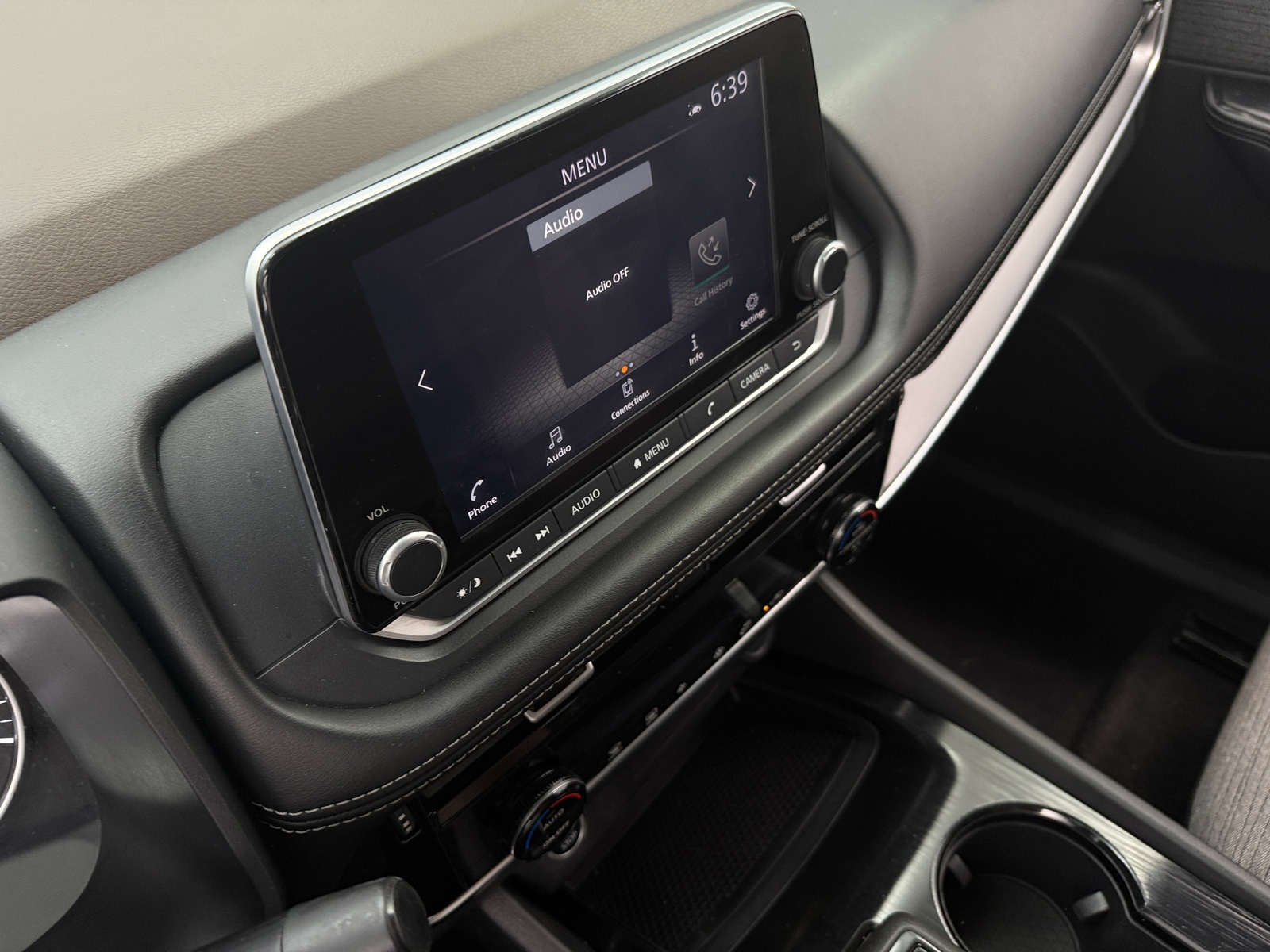 Thumbnail: 2022 Nissan Rogue - 4