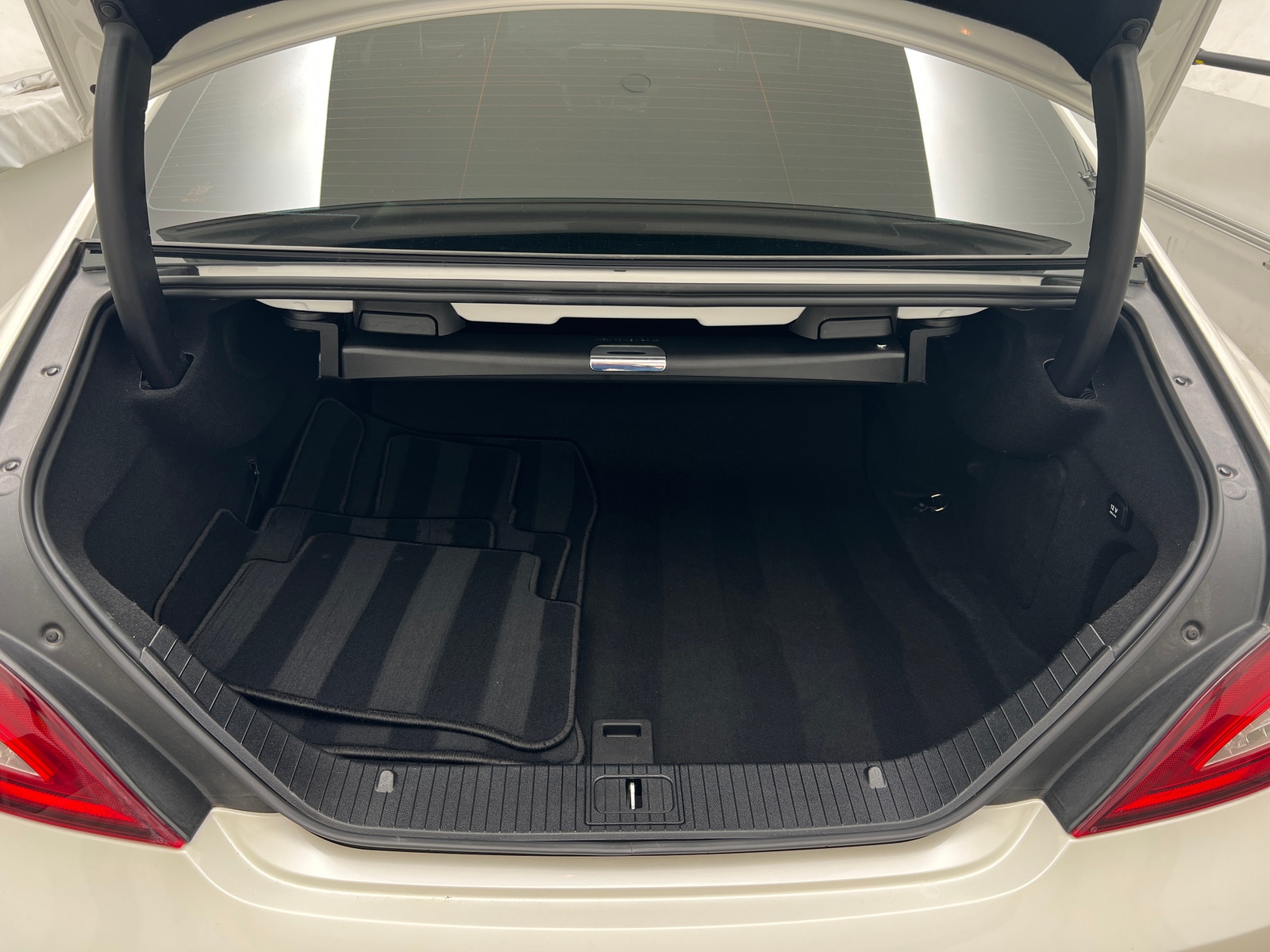 Thumbnail: 2016 Mercedes-Benz CLS - 4