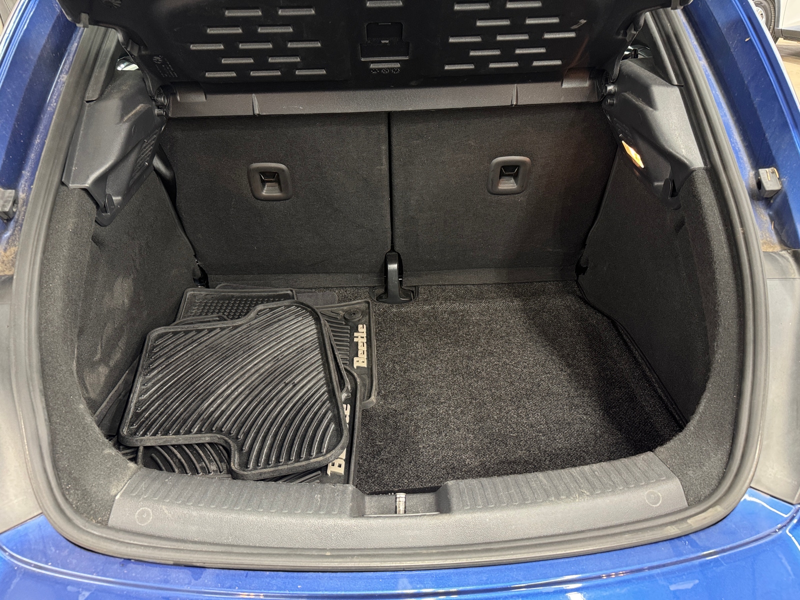 Thumbnail: 2013 Volkswagen Beetle - 7