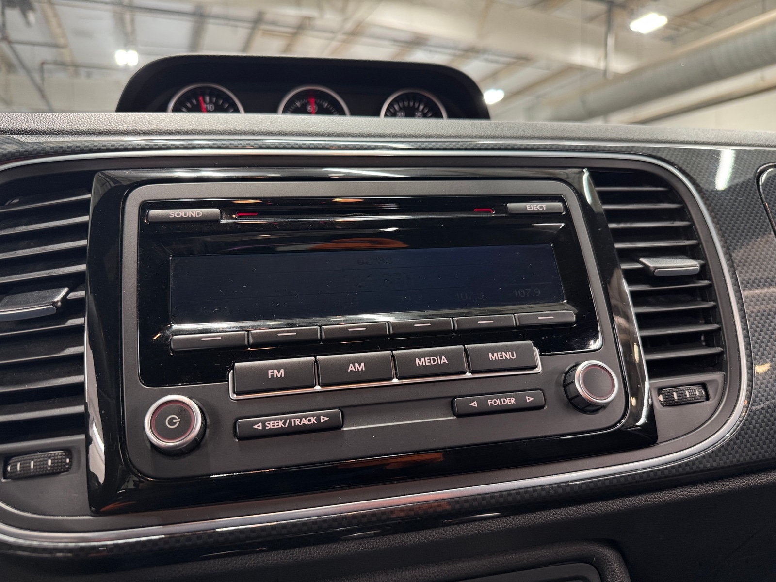 Thumbnail: 2013 Volkswagen Beetle - 4