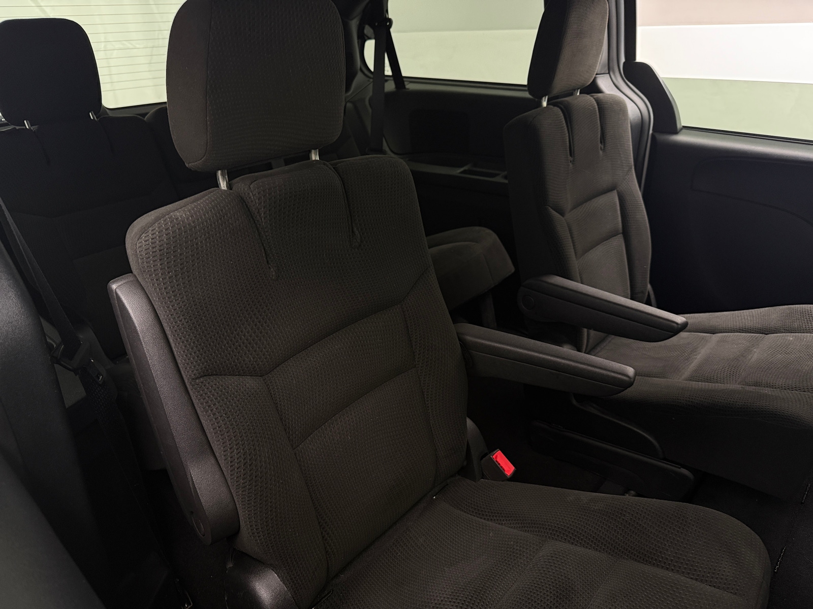 Thumbnail: 2016 Dodge Grand Caravan - 6