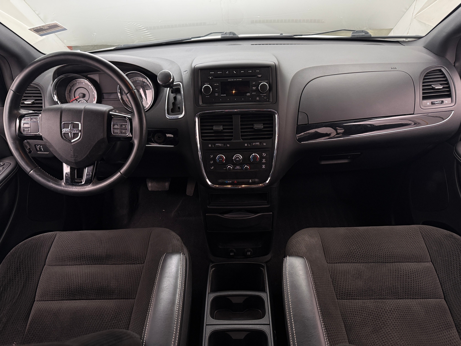 Thumbnail: 2016 Dodge Grand Caravan - 3