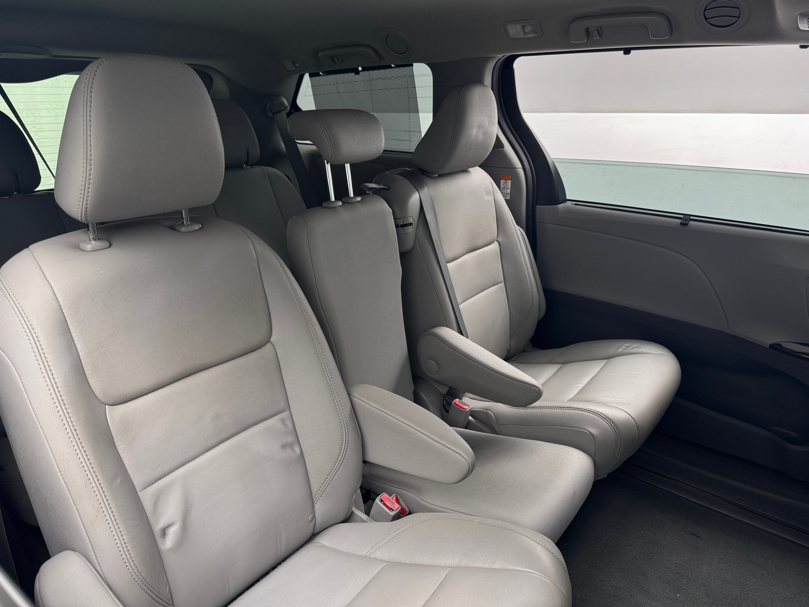 Thumbnail: 2020 Toyota Sienna - 5