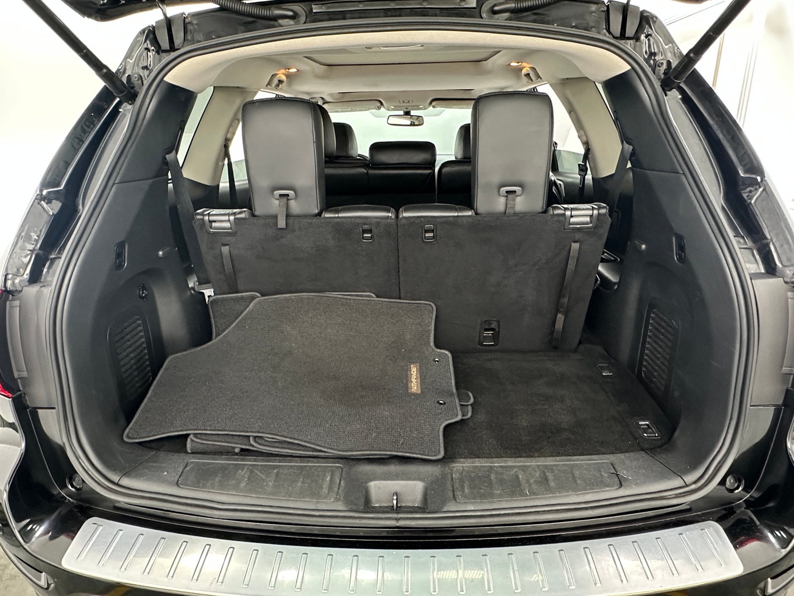 Thumbnail: 2017 Nissan Pathfinder - 6