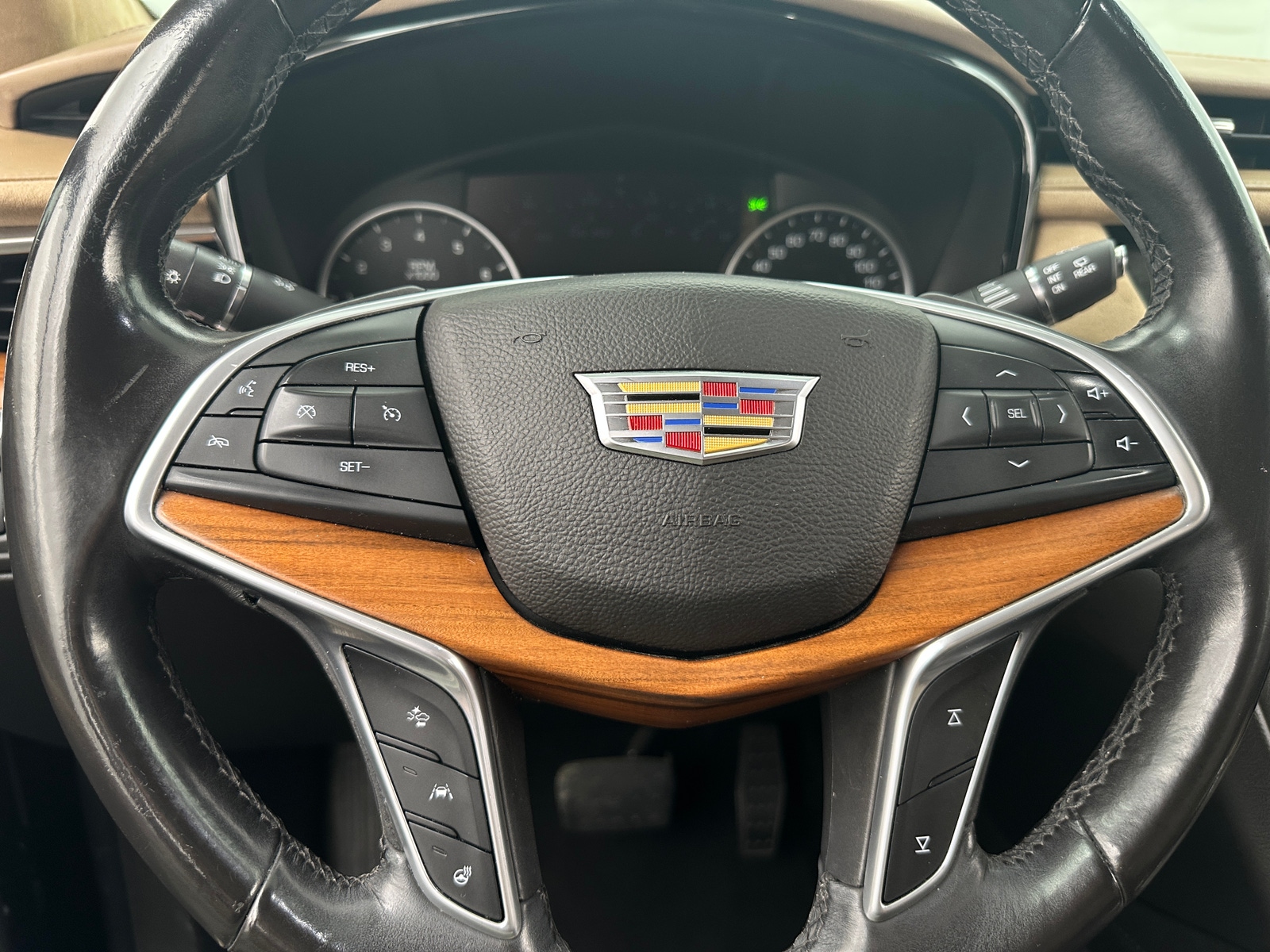 Thumbnail: 2017 Cadillac XT5 - 4