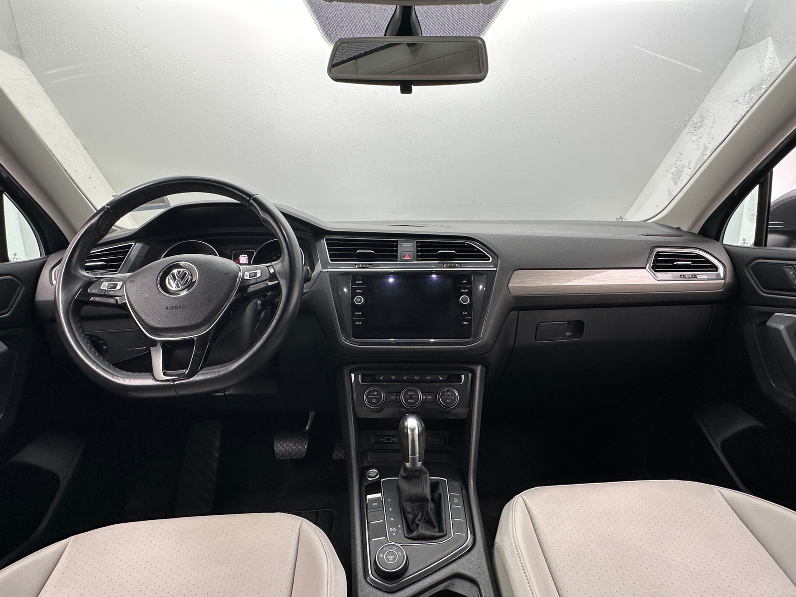 Thumbnail: 2019 Volkswagen Tiguan - 2