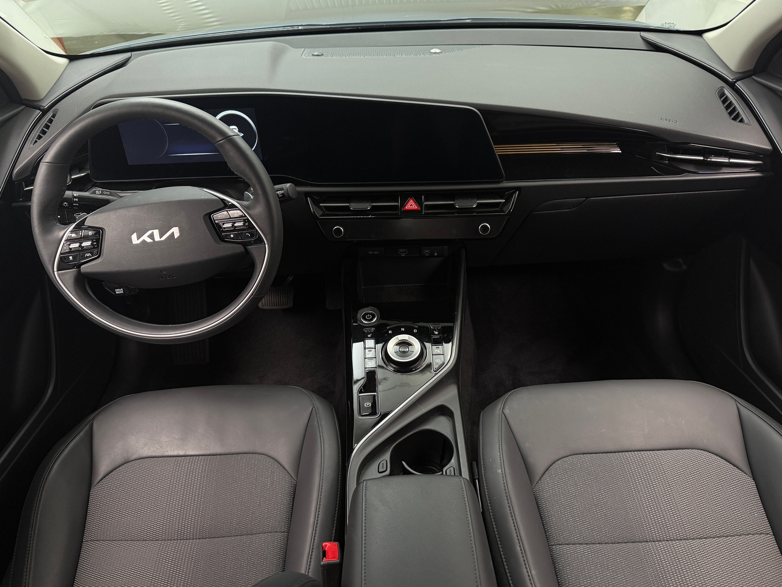 Thumbnail: 2023 Kia Niro - 3