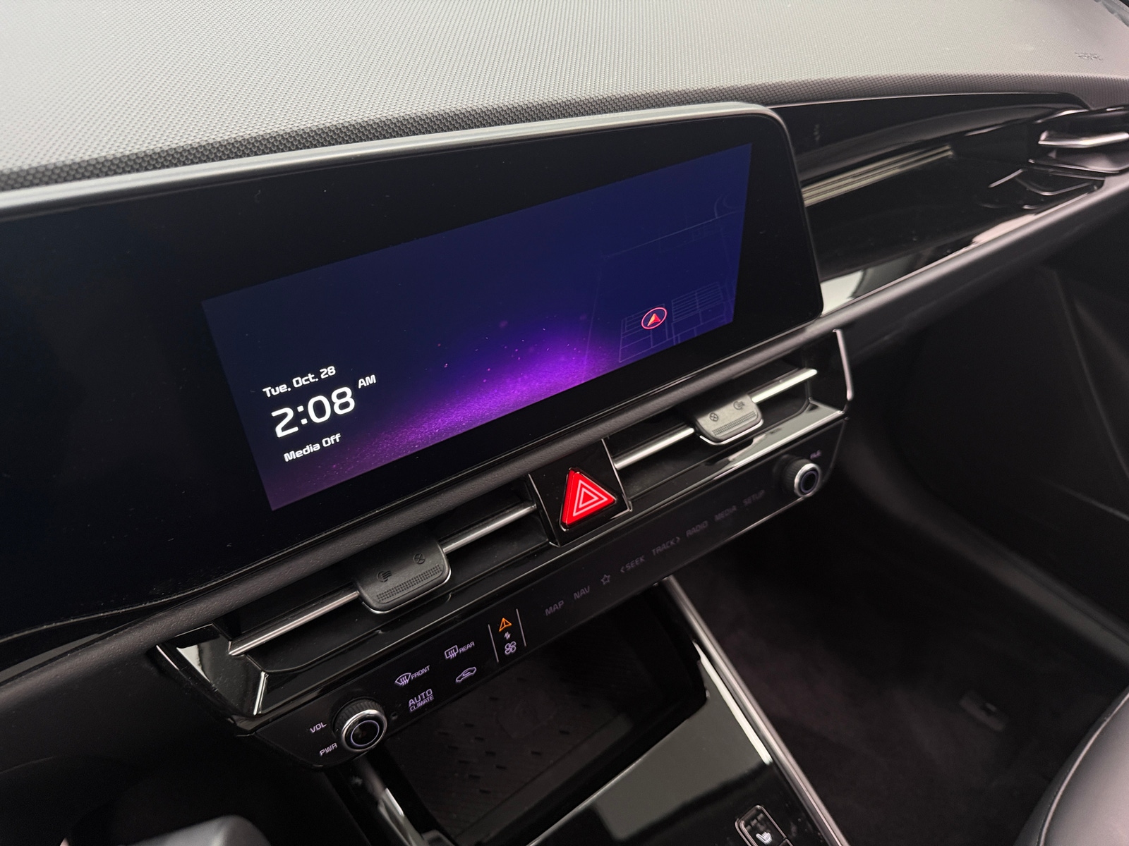 Thumbnail: 2023 Kia Niro - 4