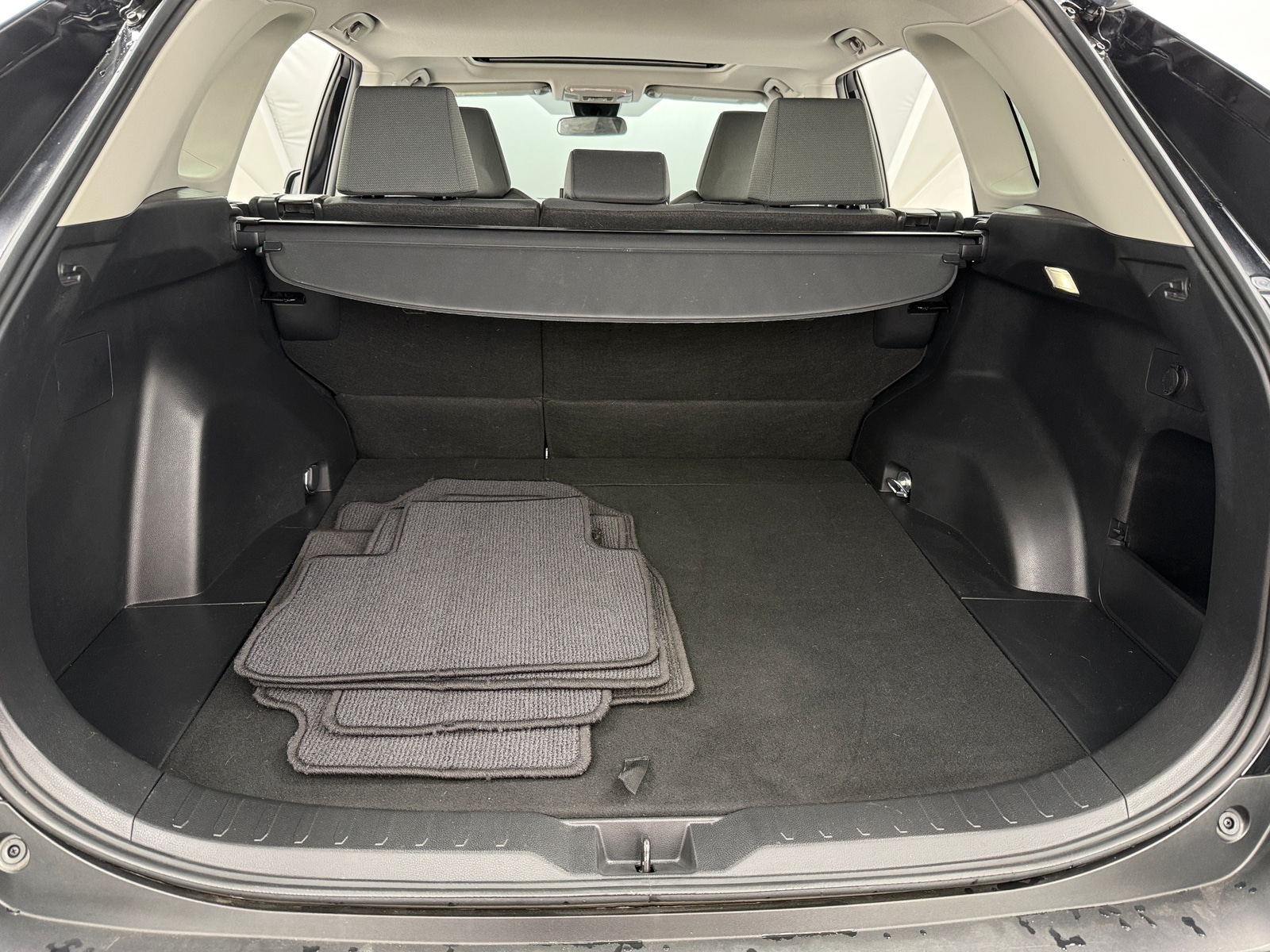 Thumbnail: 2022 Toyota RAV4 - 7