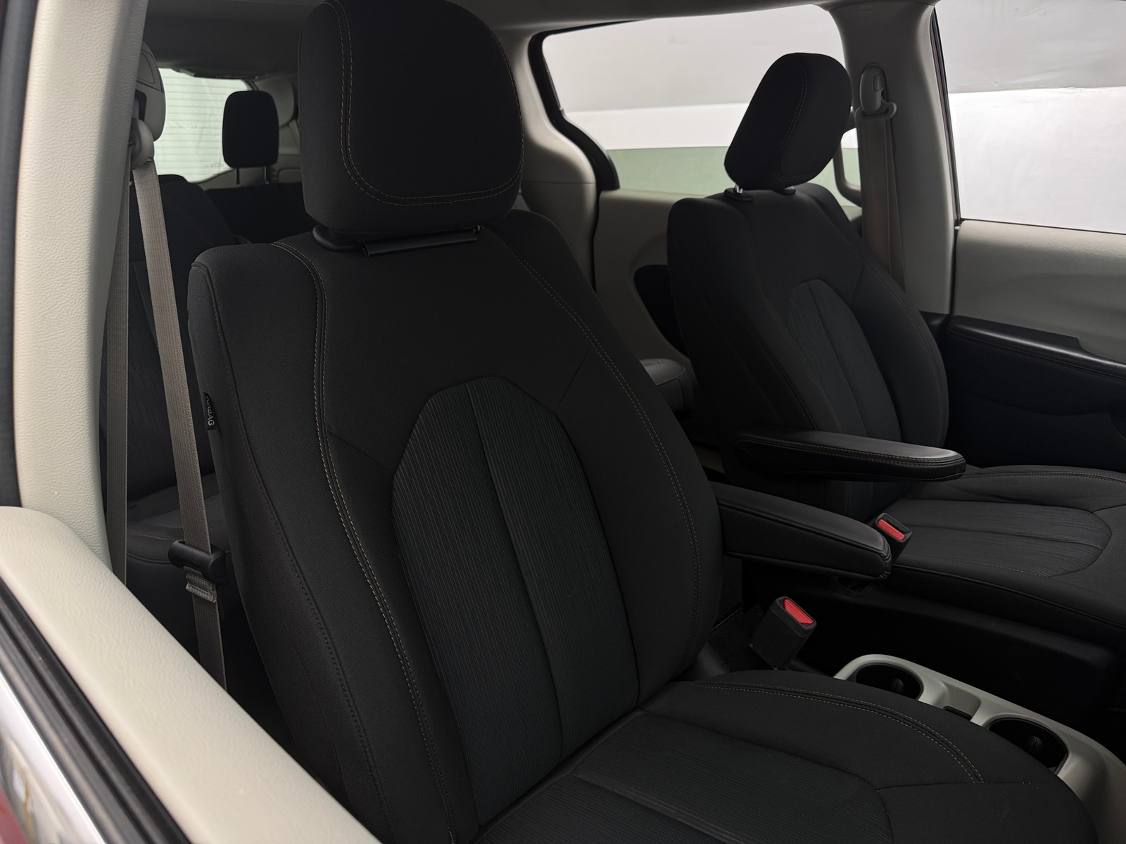 Thumbnail: 2017 Chrysler Pacifica - 2