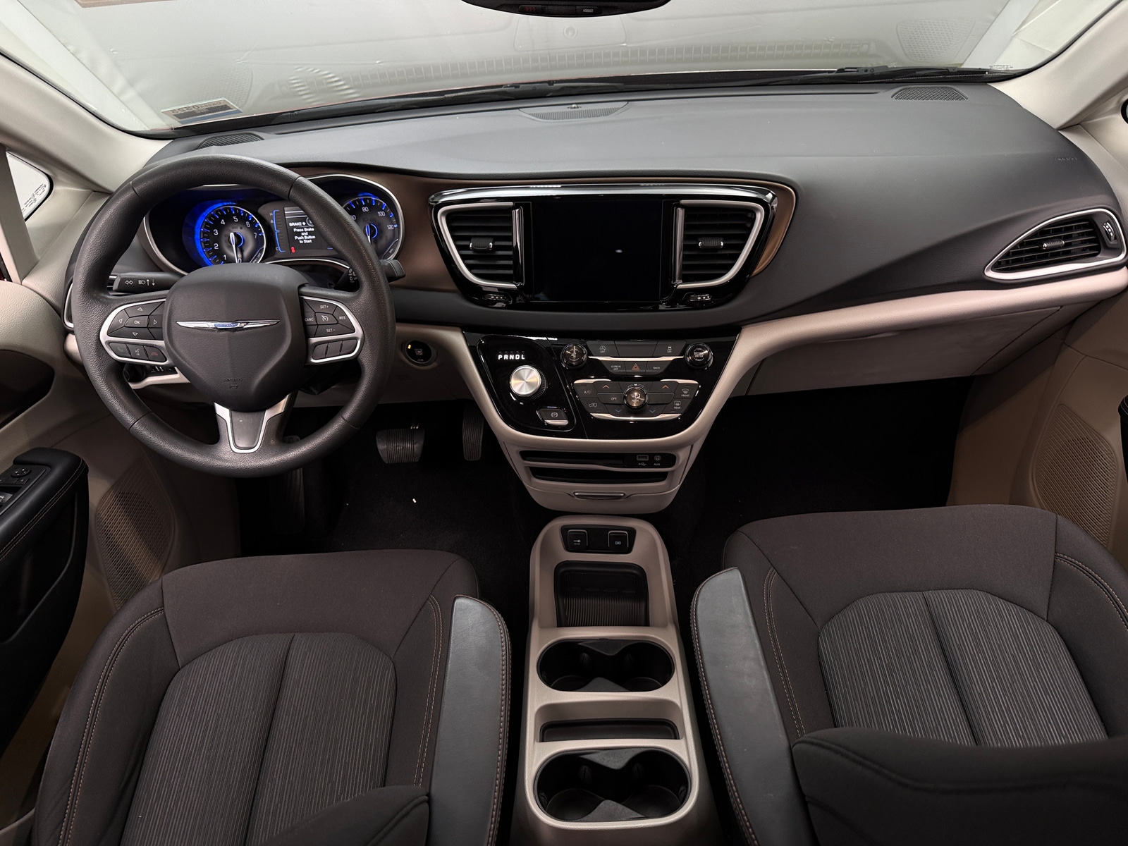 Thumbnail: 2017 Chrysler Pacifica - 3