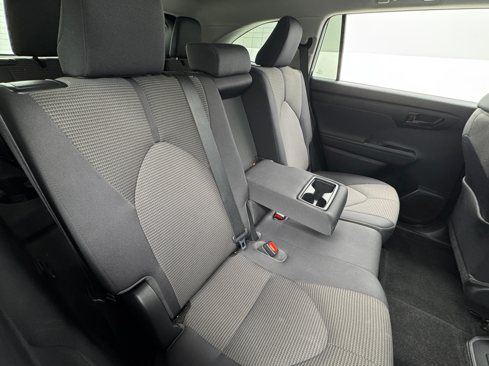 Thumbnail: 2023 Toyota Highlander - 6