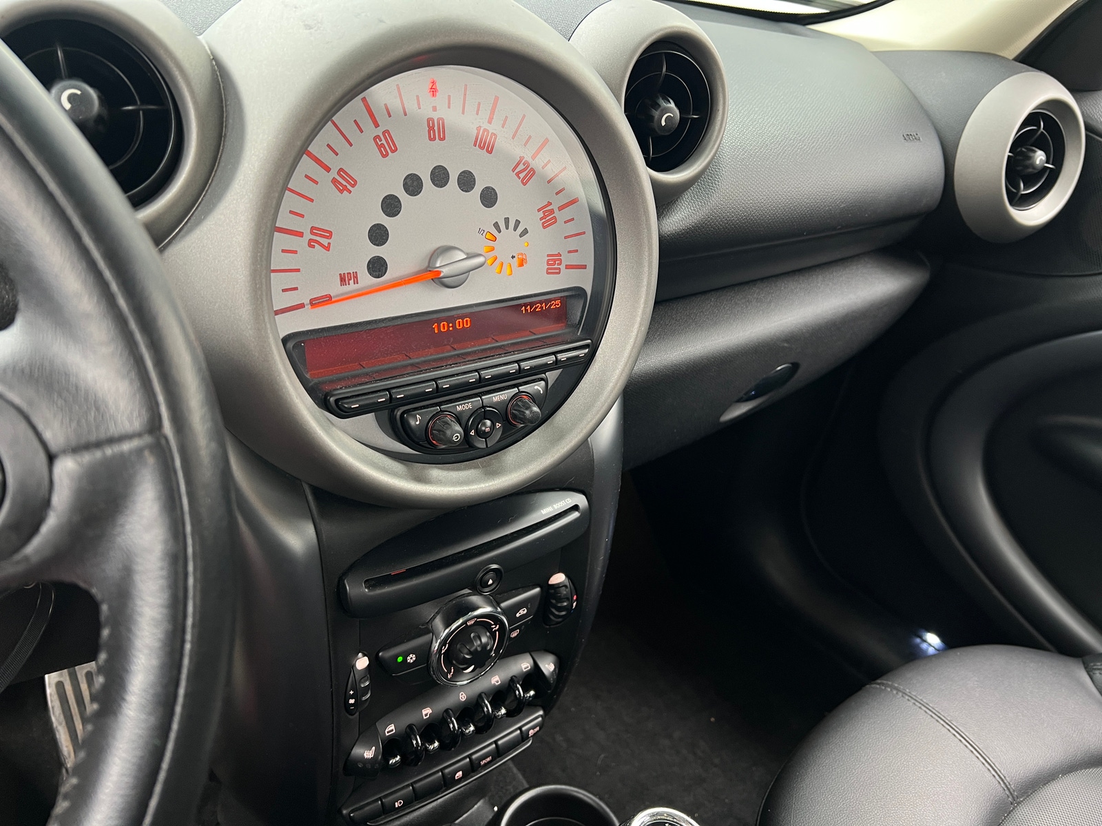 Thumbnail: 2012 MINI Cooper Countryman - 4