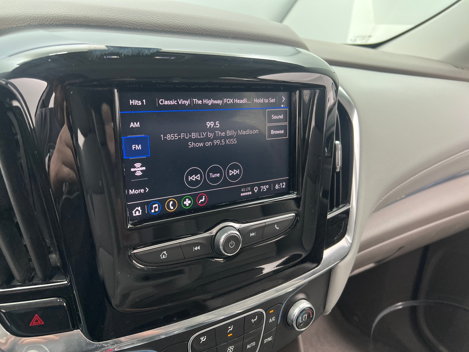 Thumbnail: 2020 Chevrolet Traverse - 4