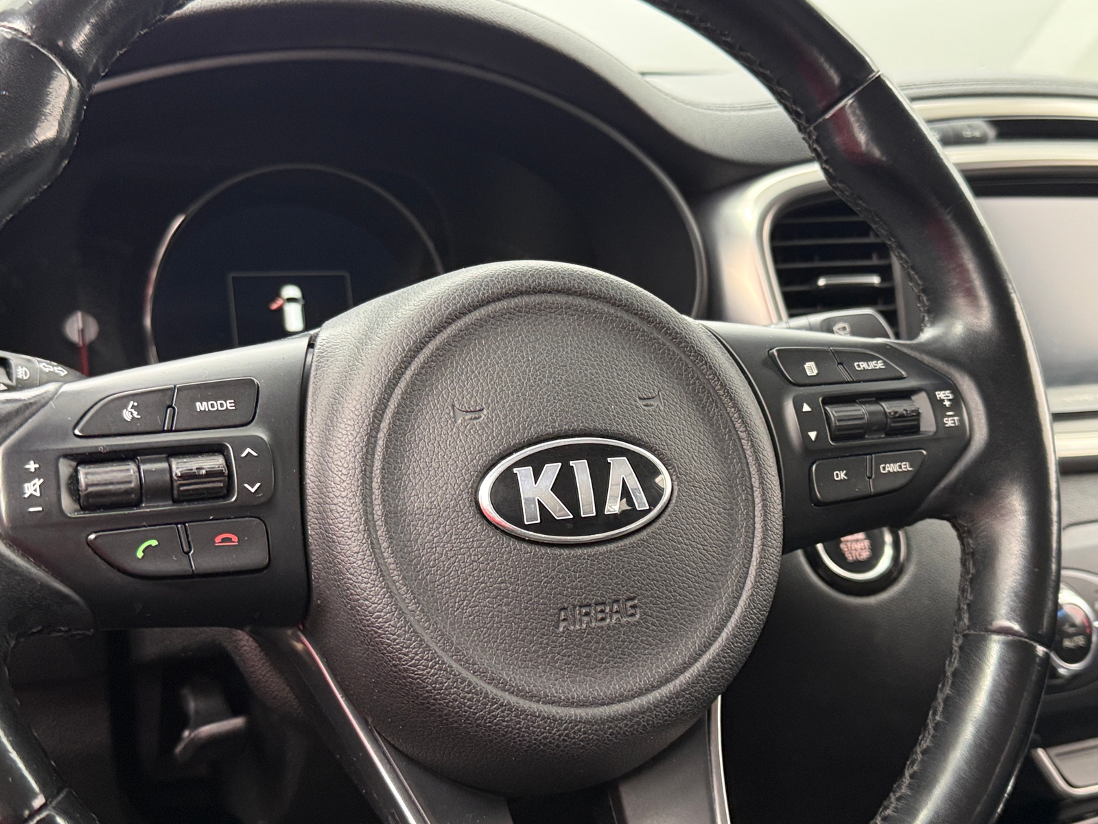 Thumbnail: 2016 Kia Sorento - 4