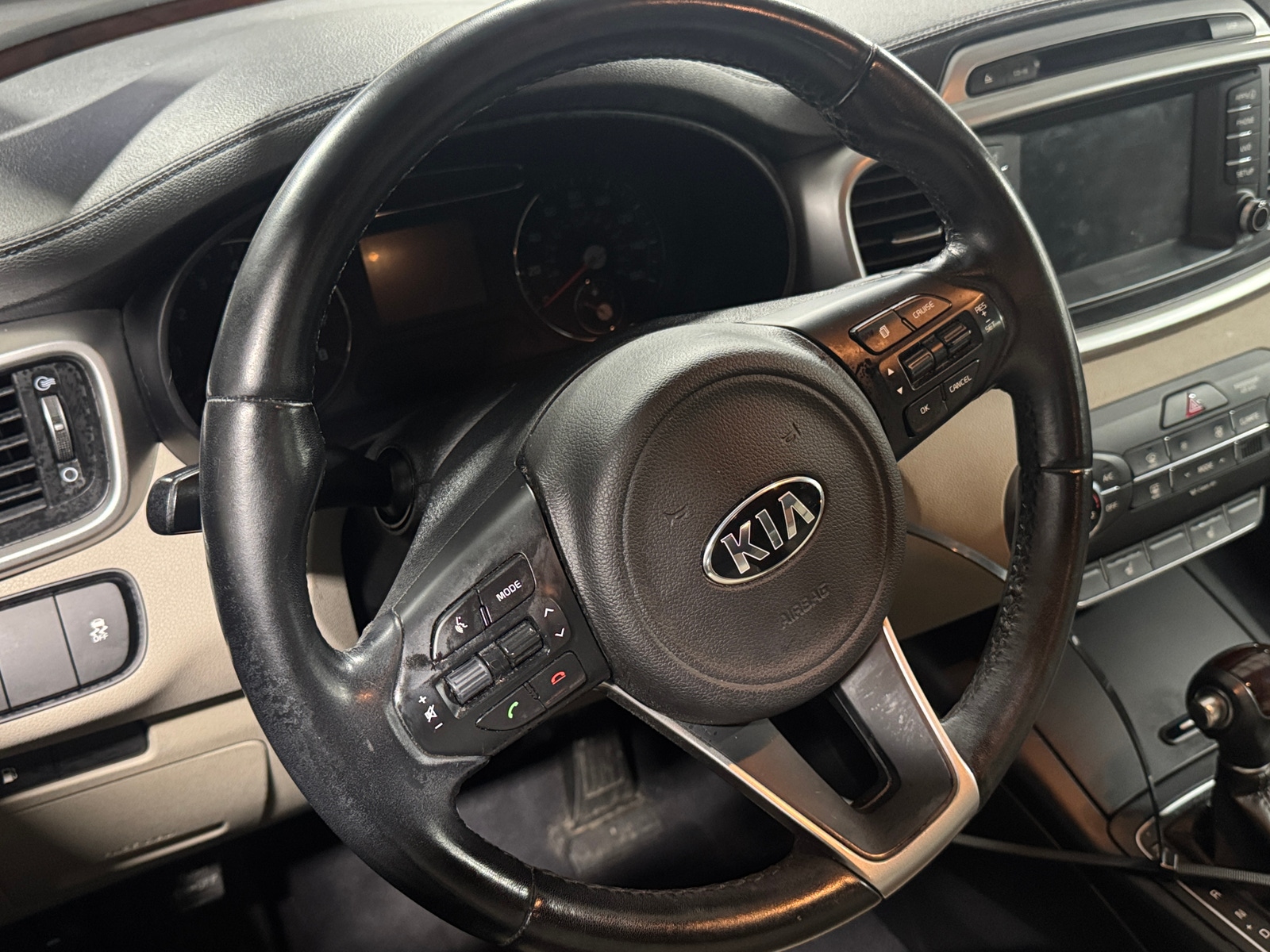 Thumbnail: 2017 Kia Sorento - 5