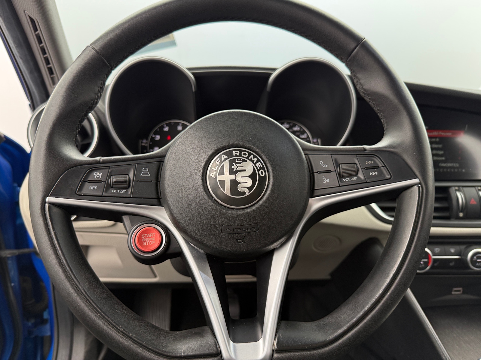 Thumbnail: 2019 Alfa Romeo Giulia - 4