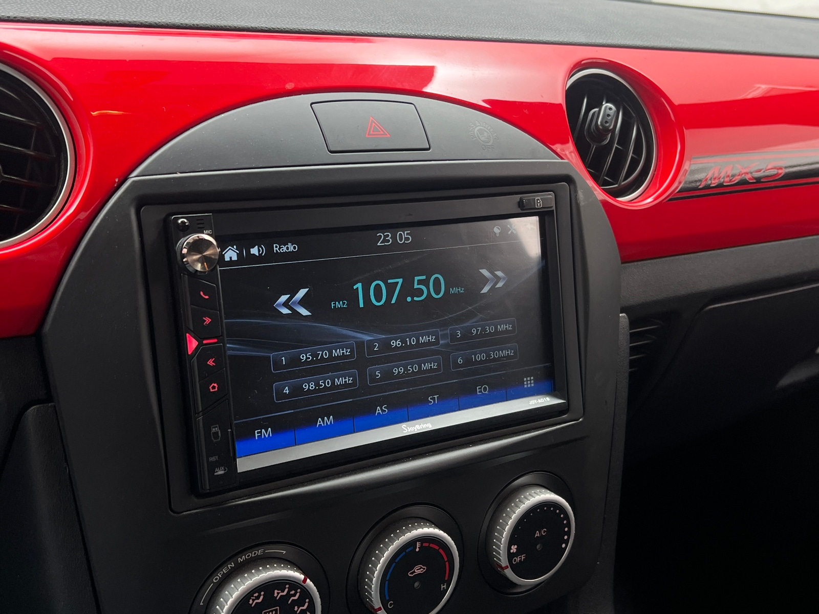 Thumbnail: 2014 Mazda MX-5 Miata - 3