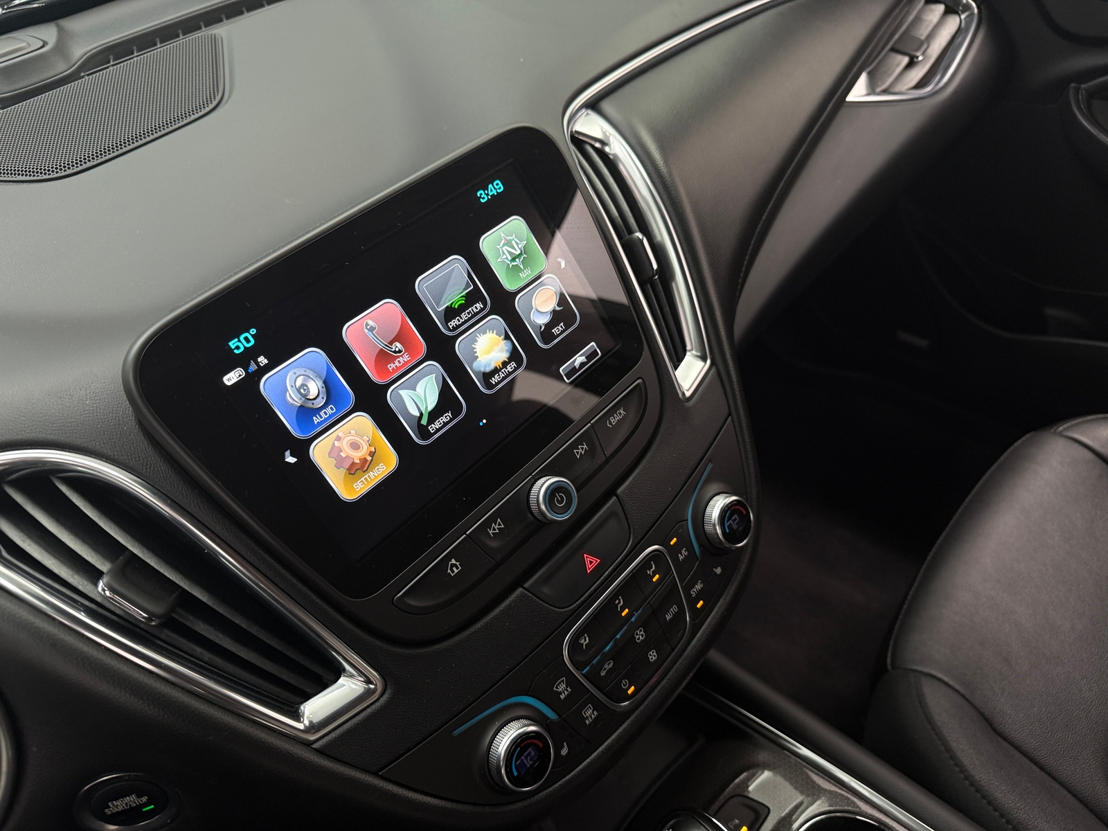 Thumbnail: 2018 Chevrolet Malibu - 3