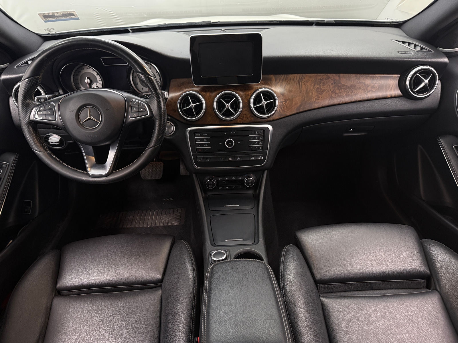 Thumbnail: 2016 Mercedes-Benz GLA - 2