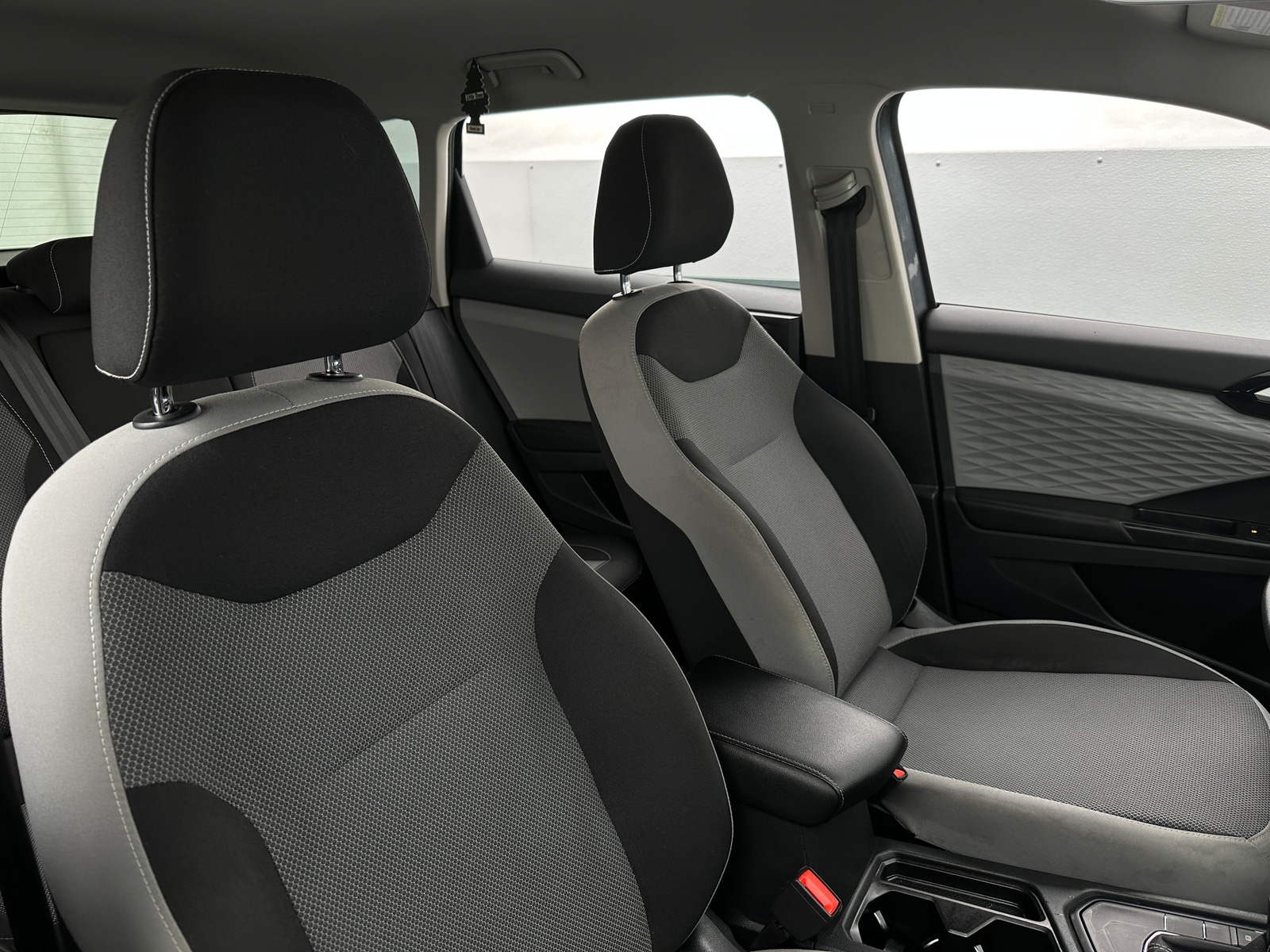 Thumbnail: 2022 Volkswagen Taos - 2