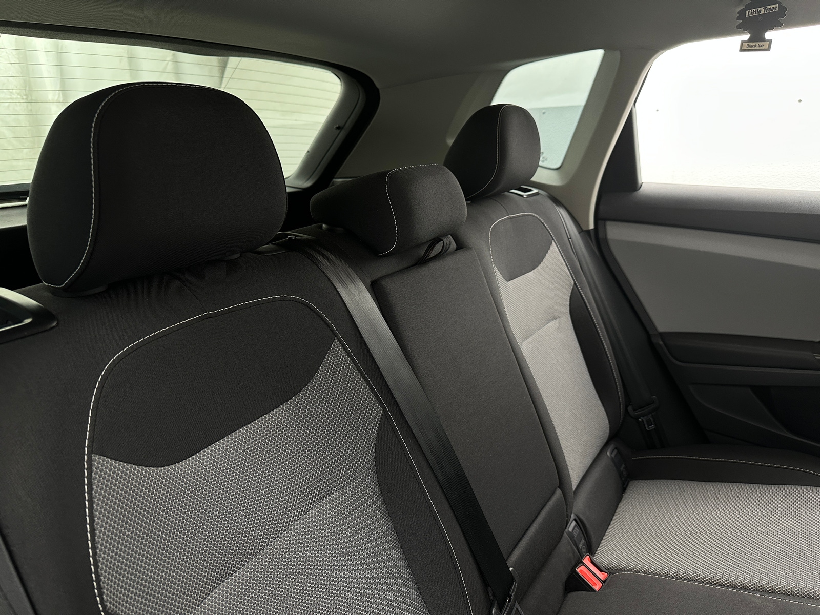 Thumbnail: 2022 Volkswagen Taos - 6