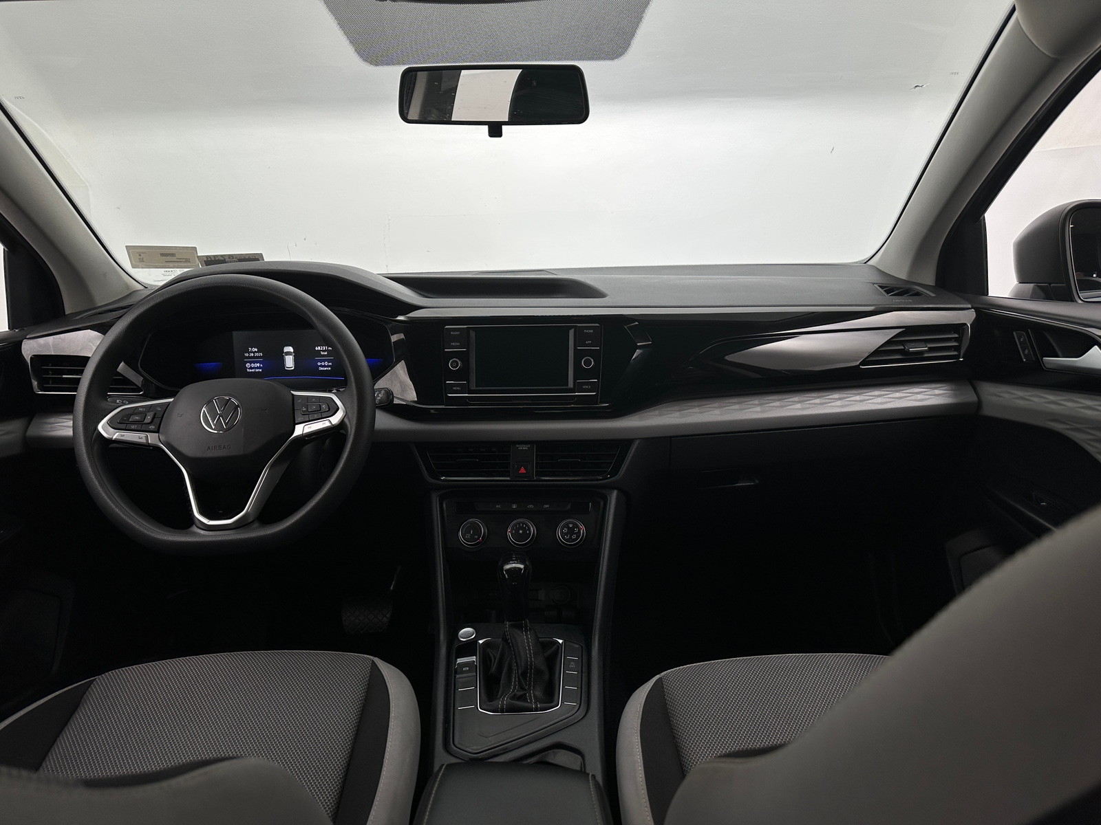 Thumbnail: 2022 Volkswagen Taos - 3