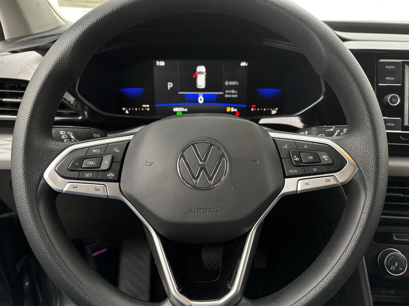 Thumbnail: 2022 Volkswagen Taos - 5